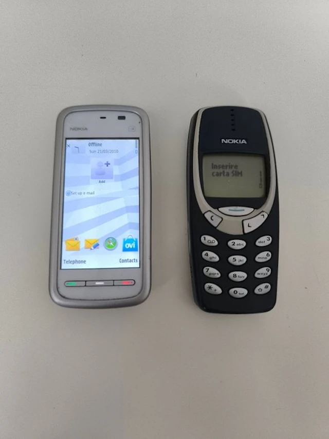 Nokia 3310/5230 - Mobile phone (2)