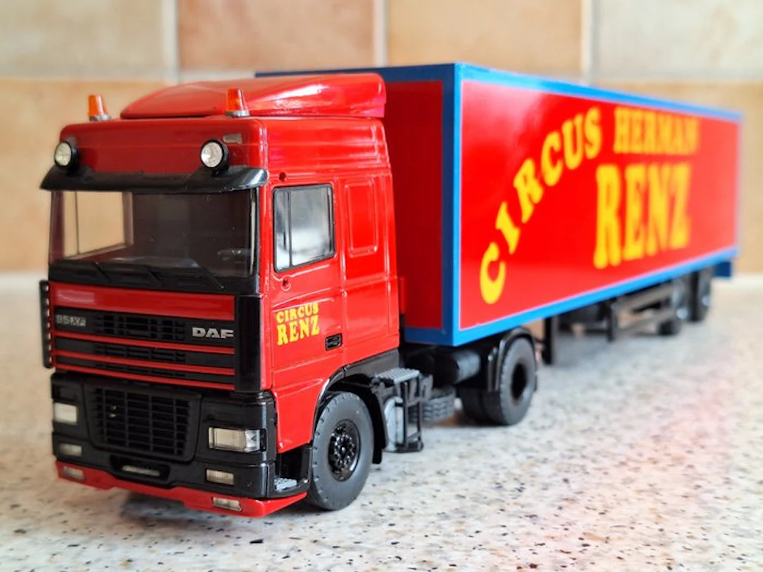 Tekno 1:50 - Model truck - DAF 95XF Space Cab - tractor...