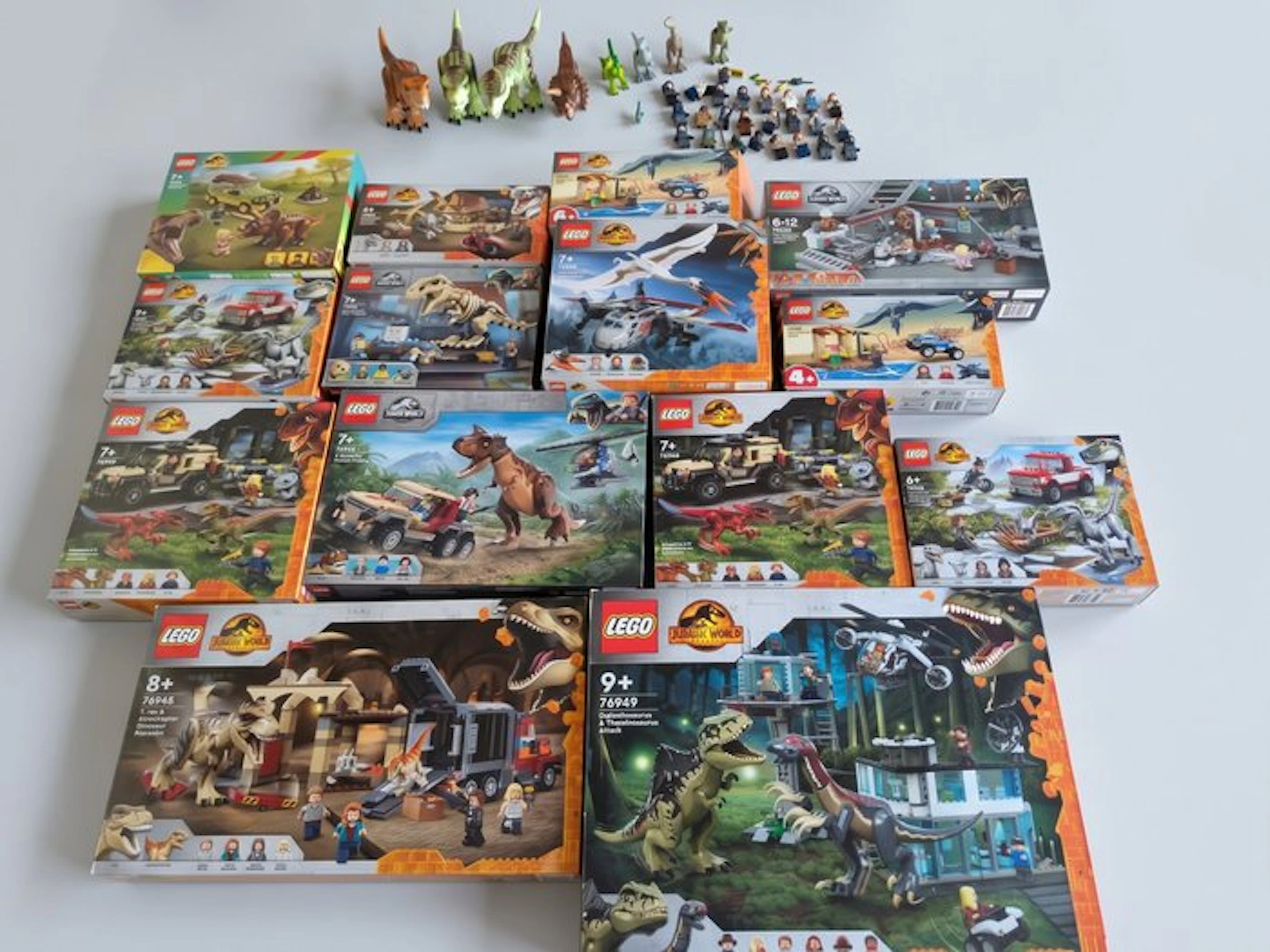 LEGO Set - Jurassic World...