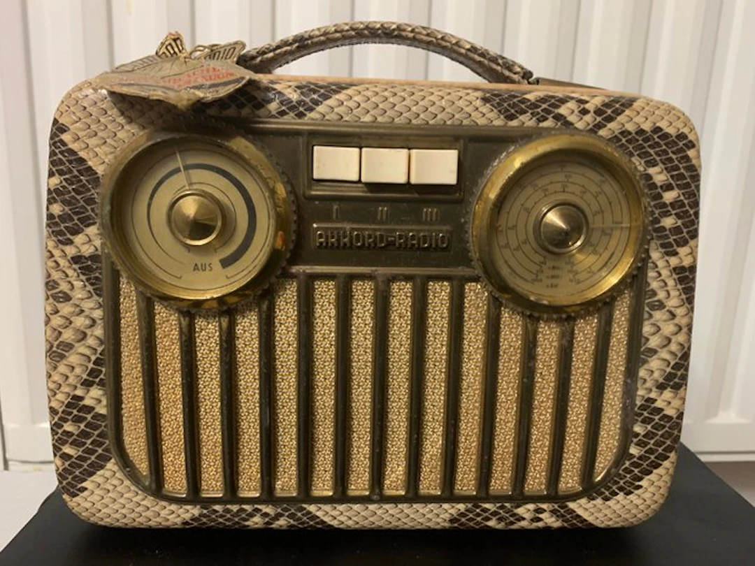 Akkord - Pinguin M55 Radio