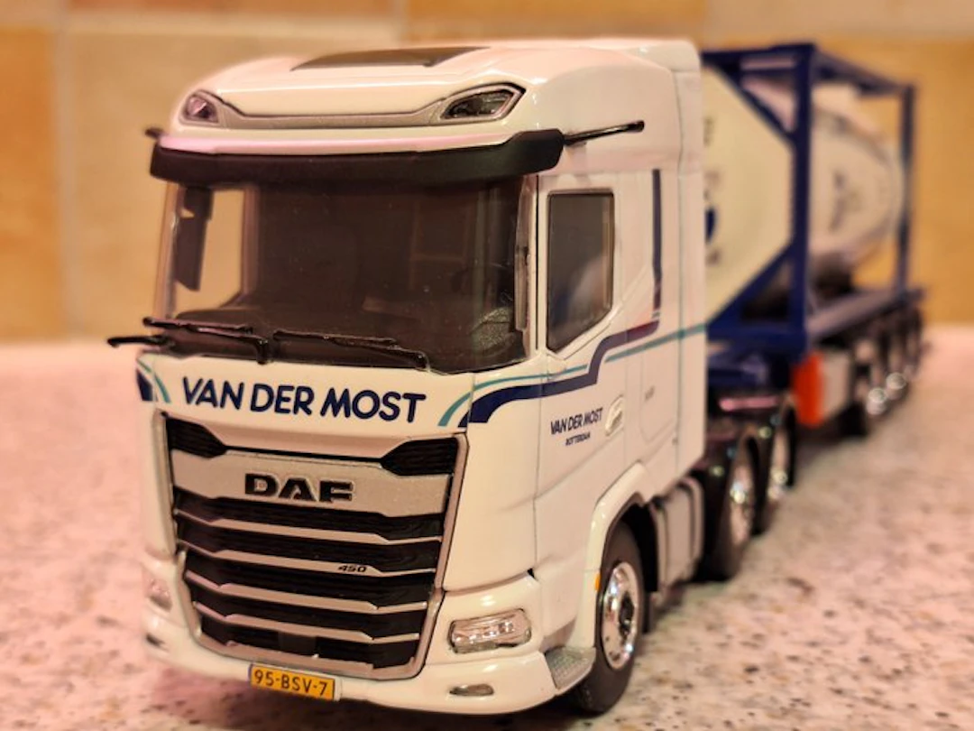 WSI 1:50 - Model truck - DAF XG450 - tractor with...