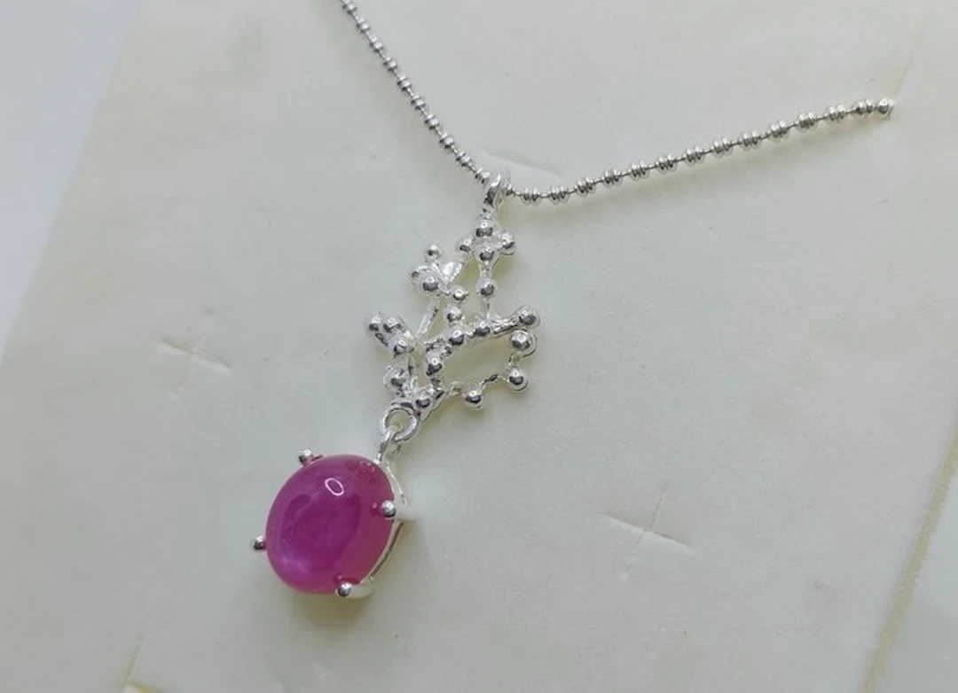 925 Silver Pendant with 925 Silver Necklace - Beautiful Natural Ruby- 6.6 g