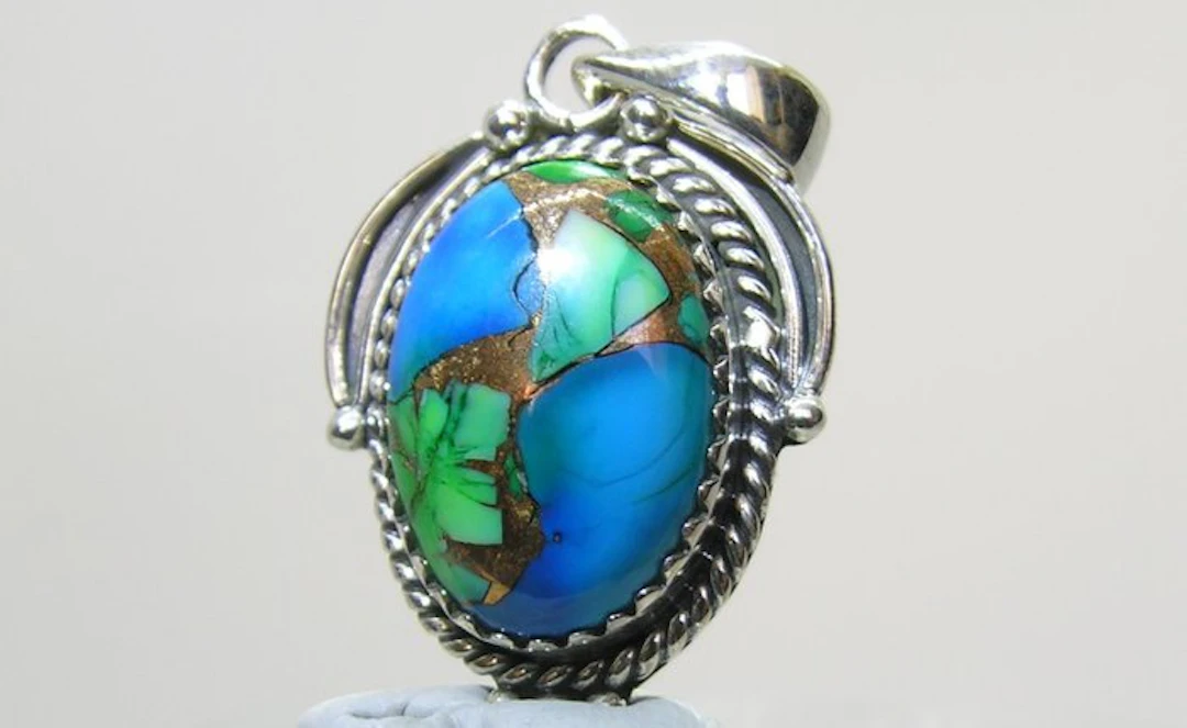 Turquoise Pendant - Height: 32 mm - Width: 18 mm- 4.49 g - (1)