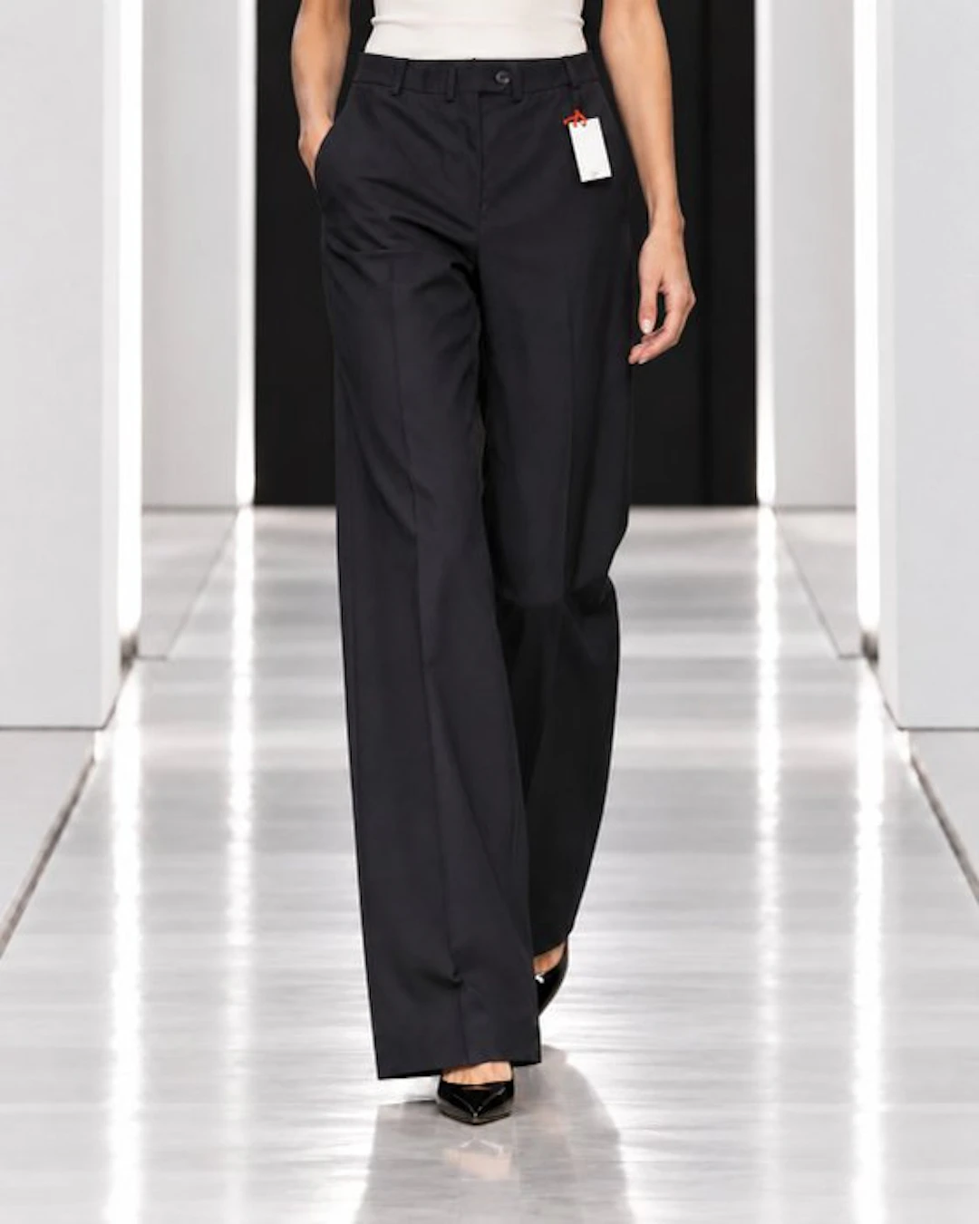 Isaia - Trousers - New with tags