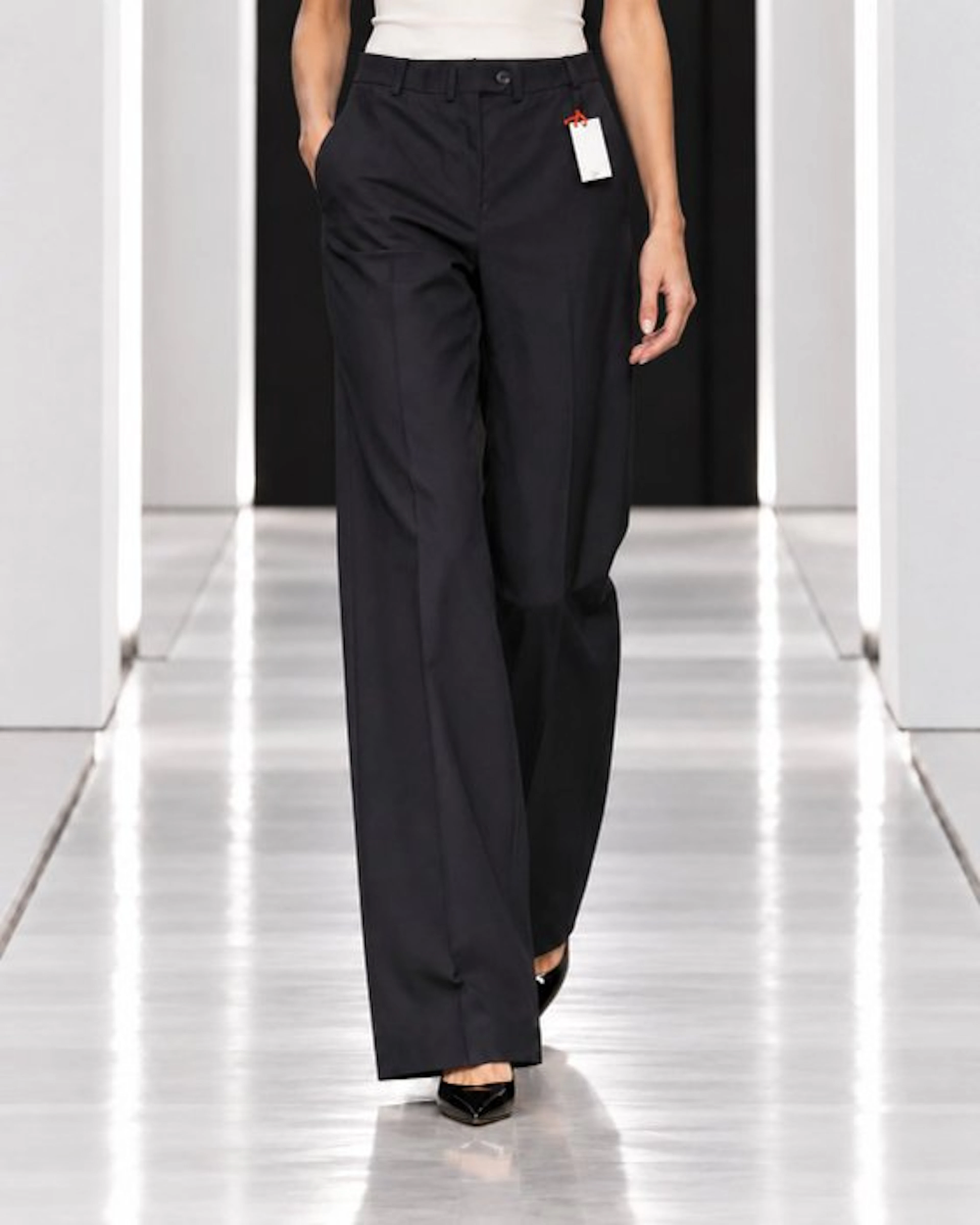 Isaia - Trousers - New with tags