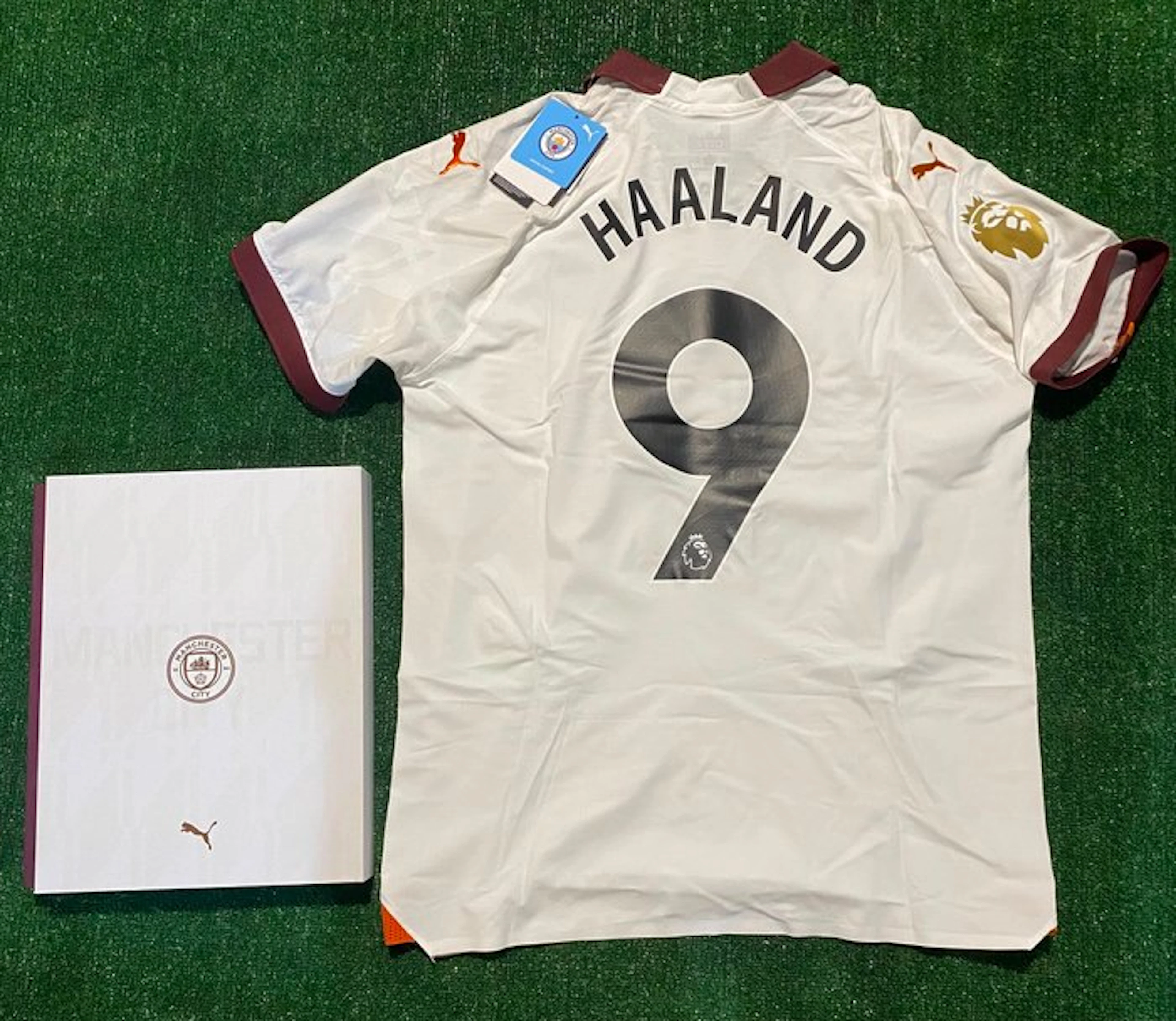 Manchester City Away Authentic 2024/25 Puma ULTRAWEAVE...