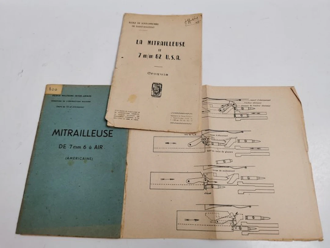 Ecole Militaire Inter-Armes - Mitrailleuse de 7 mm 6 à...