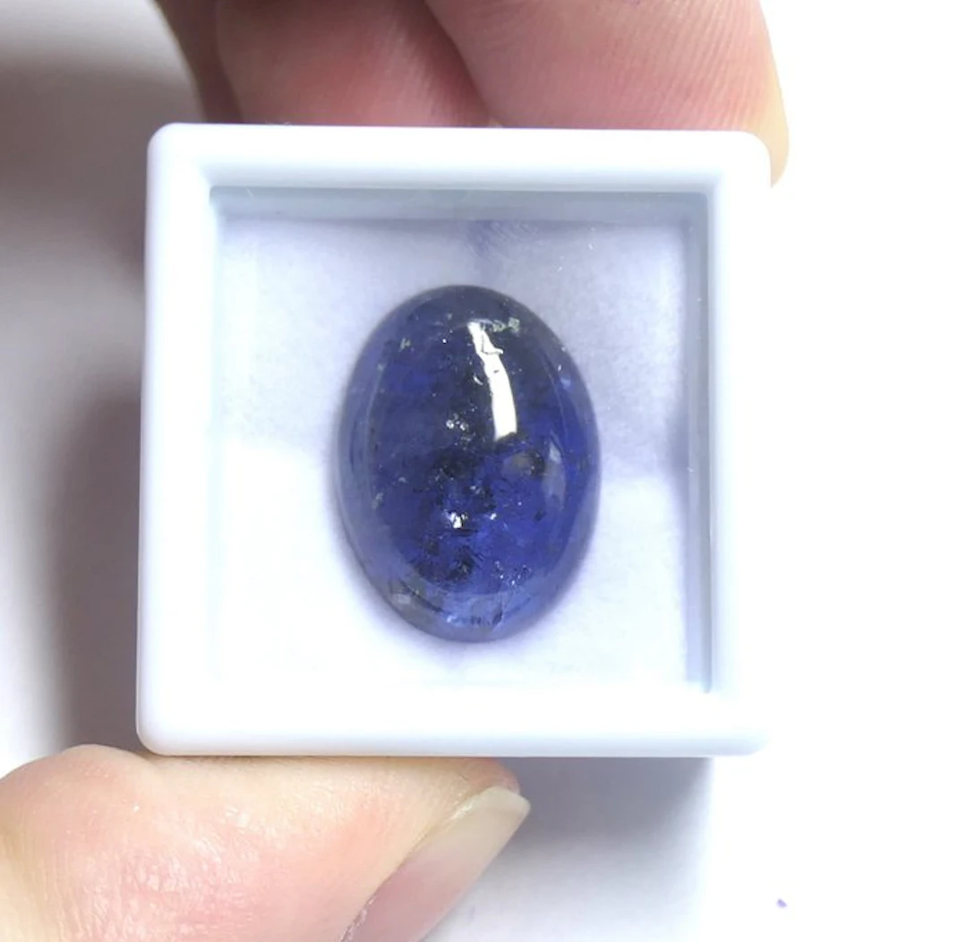 Large Tanzanite, 100% natural. Cabochon- 3.07 g