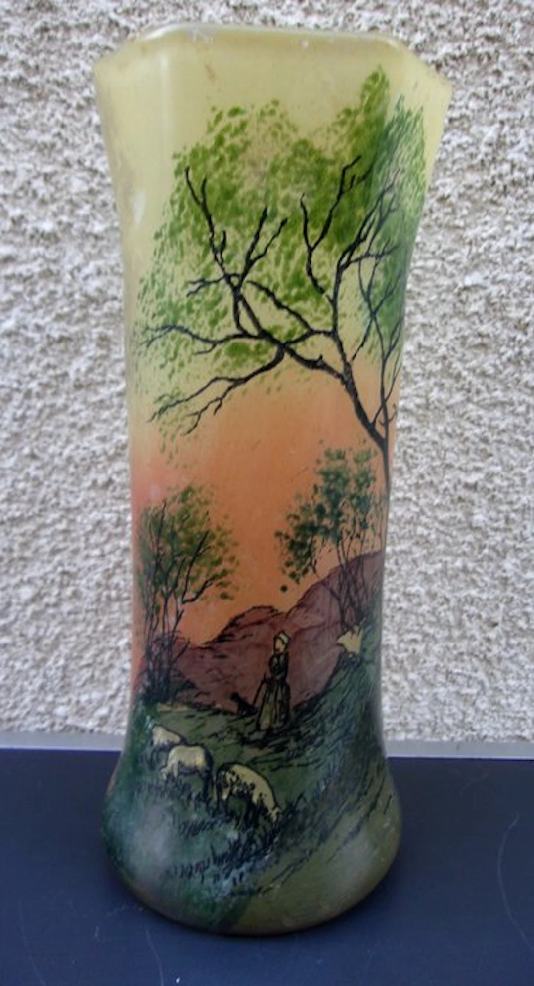 Legras & Cie., forme FONTAINEBLEAU - scène pastorale - Vase - Enamelled glass