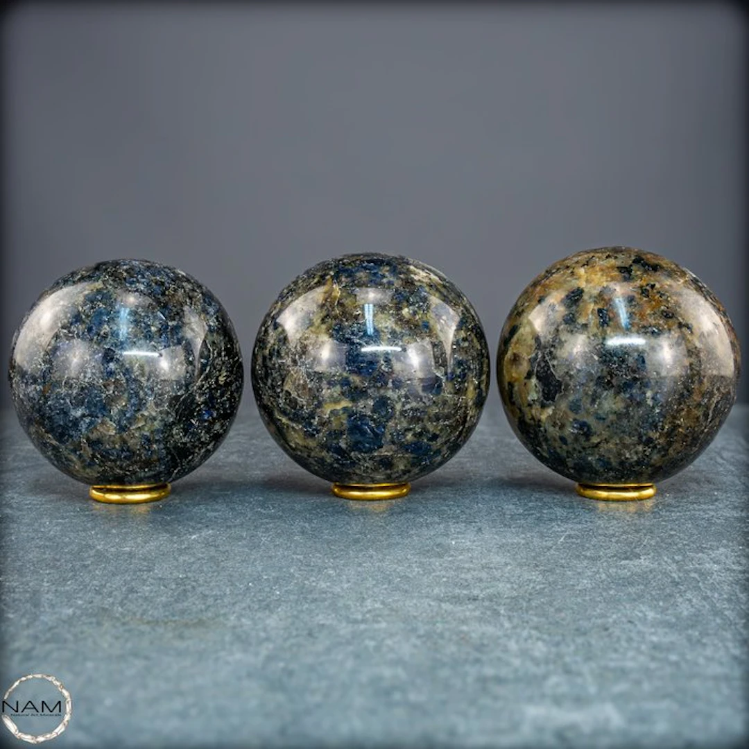 Elegant cordierite set – Mystical depths in blue & silver- 2170.59 g - (3)