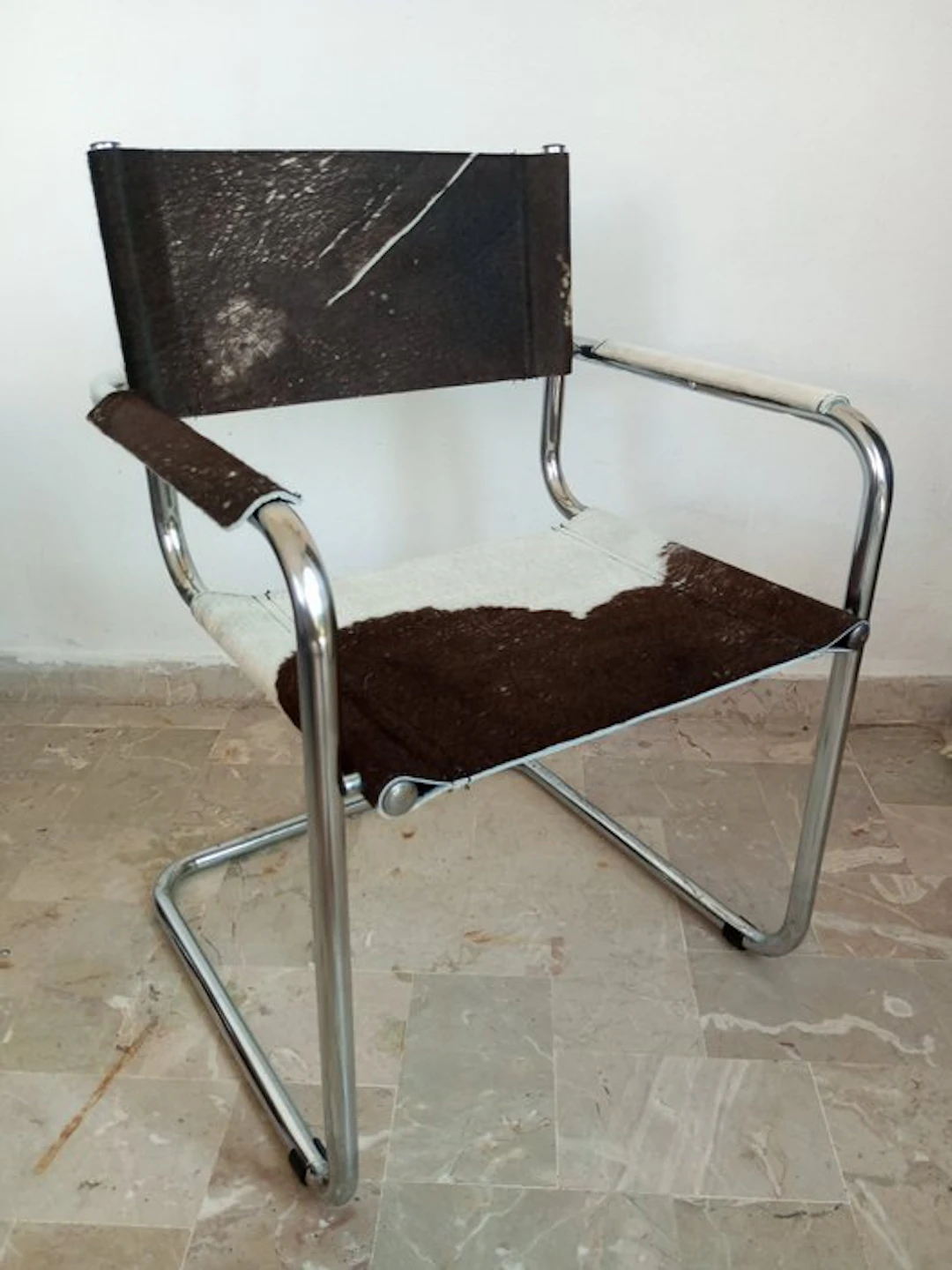 Chair - Cantilever chair - Steel, Leather, Chrome, Cowhide