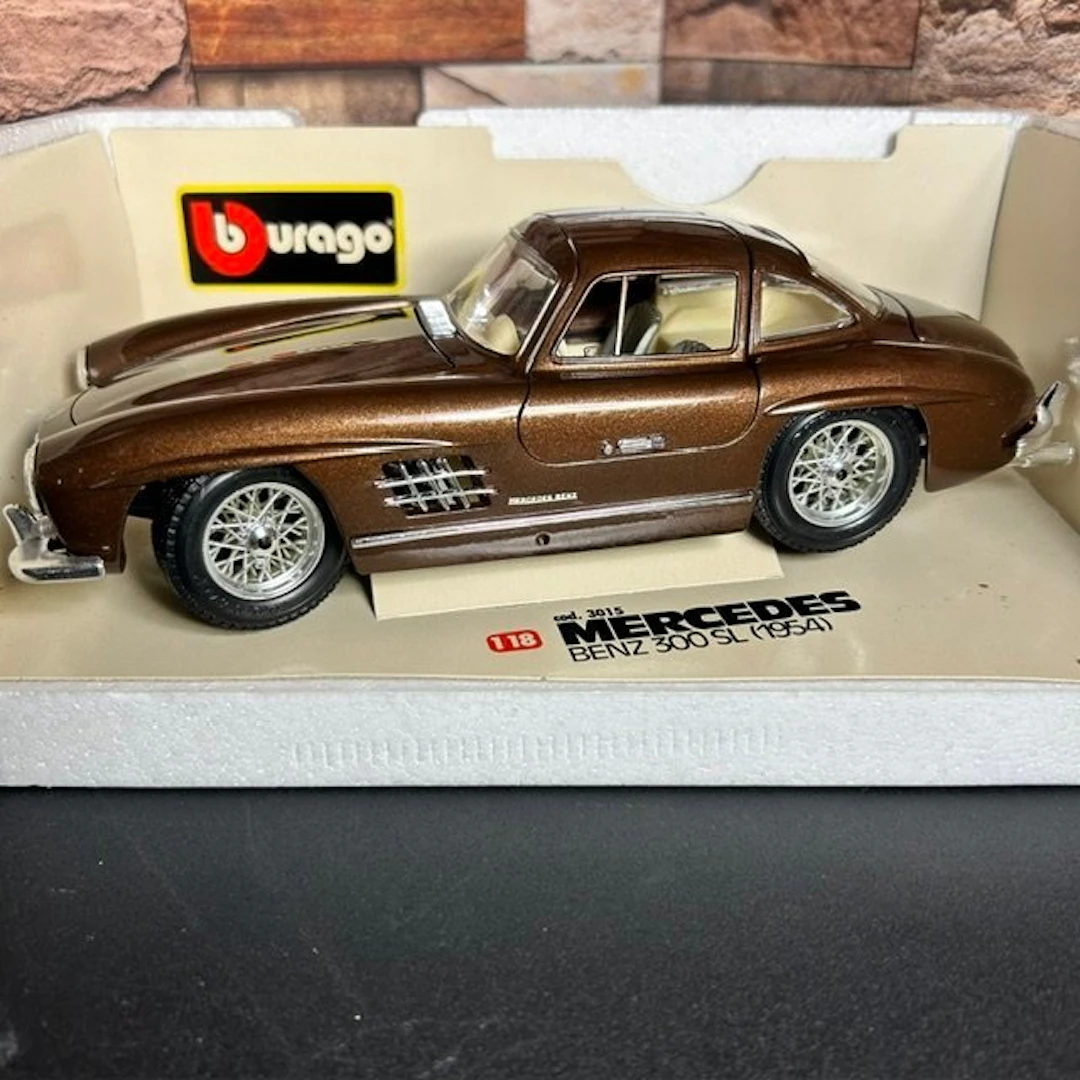 Bburago 1:18 - Model car - Bburago 1:18 - Mercedes-Benz...