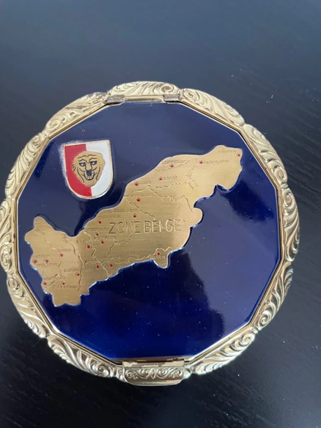 Rare vintage powder compact 'Zone Belge' (Belgian...
