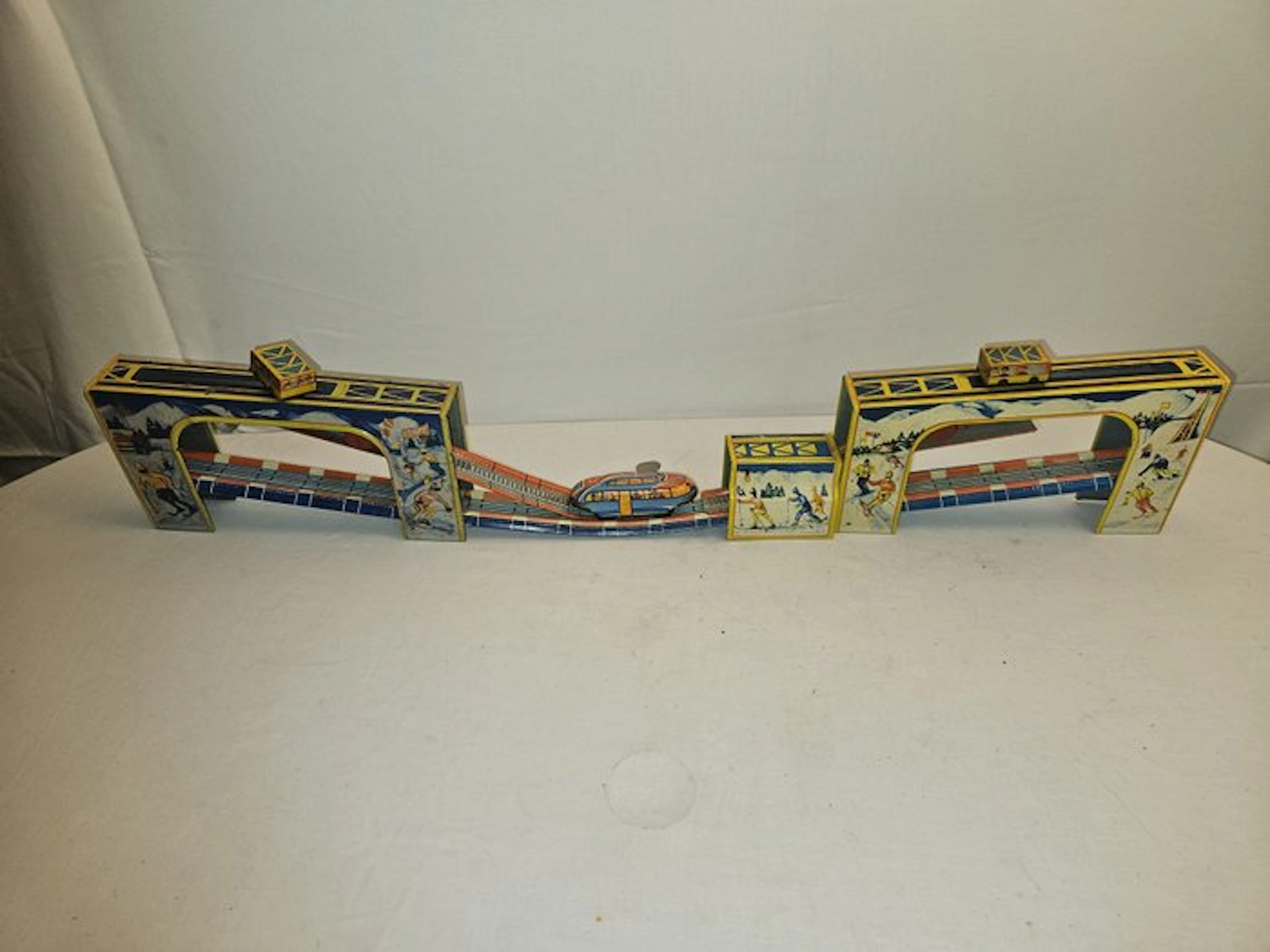 m3m3n - Toy Skilift - 1960-1970 - Russia