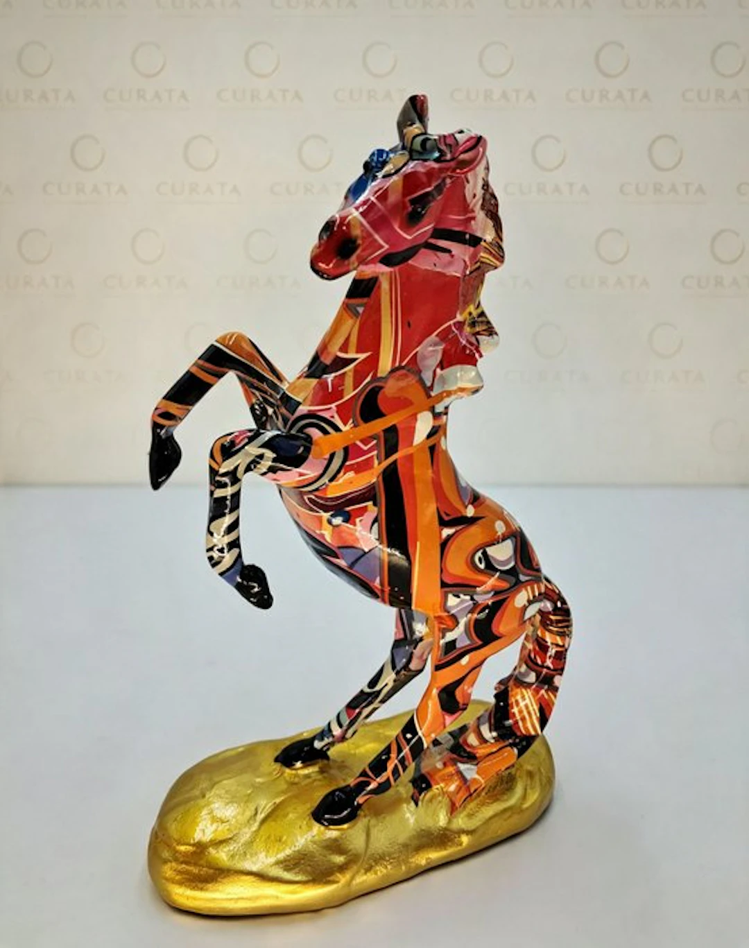 Figurine - Cavallo Impennato Decorativo in Resina su Base Dorata - Resin