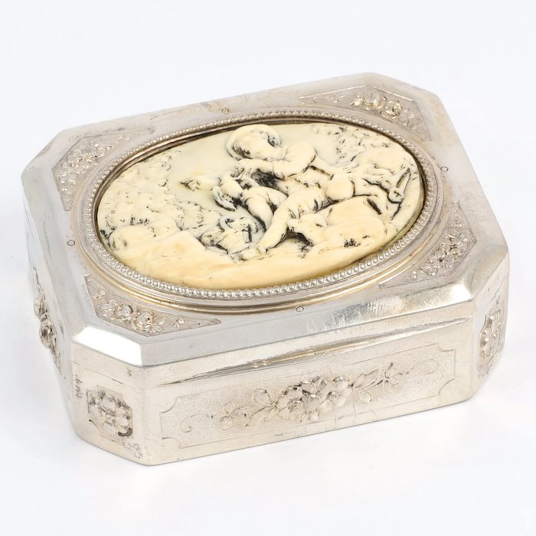 Weinranck & Schmidt (Hanau) - Box - .800 silver