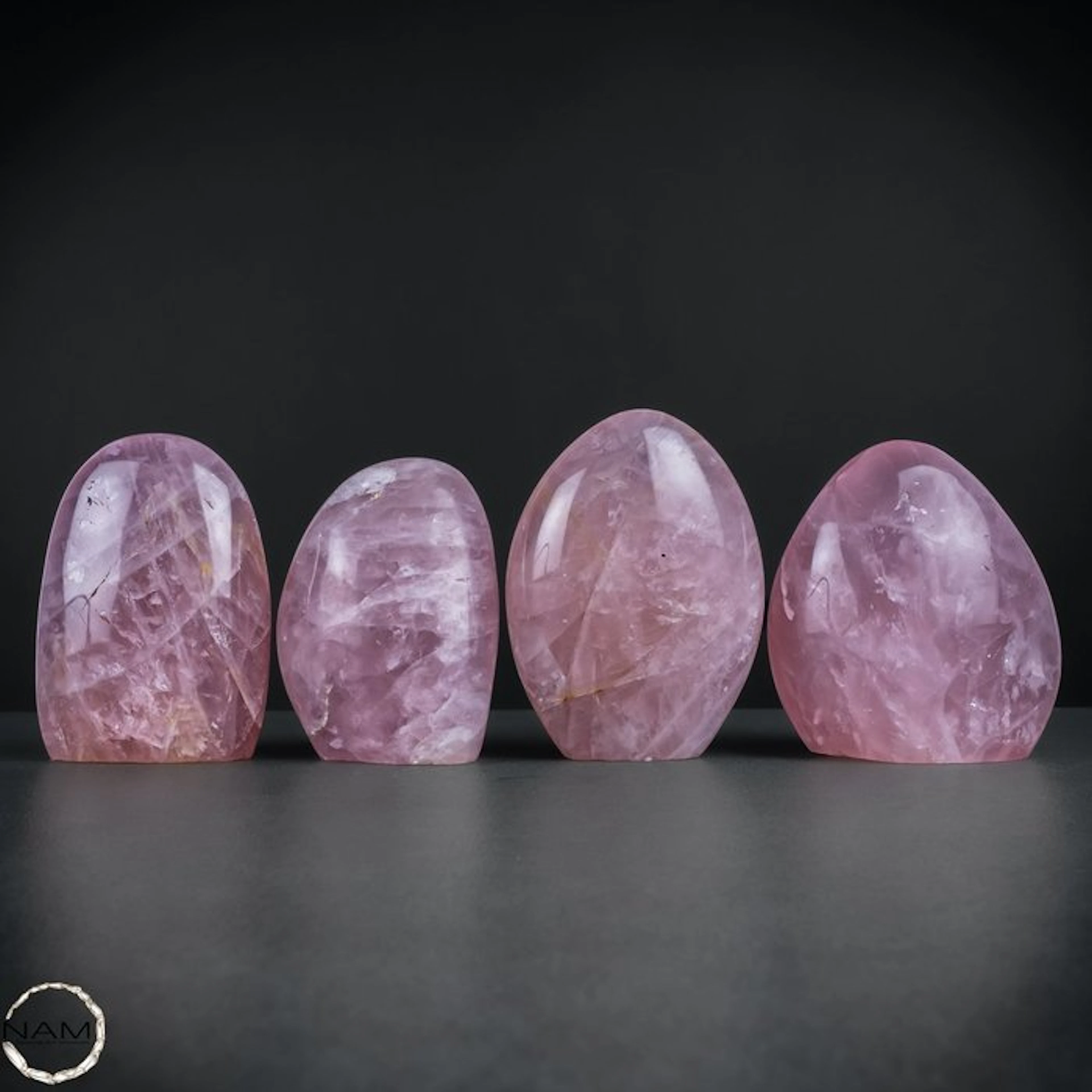 Noble rose quartz free-form set – delicate pink tones & natural textures