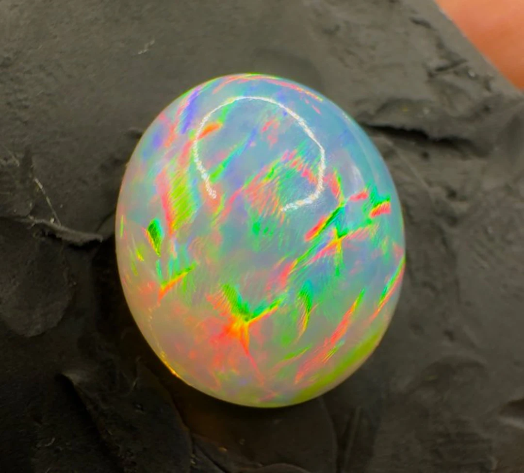Opal Cabochon - Height: 14 mm - Width: 12 mm- 1.17 g - (1)