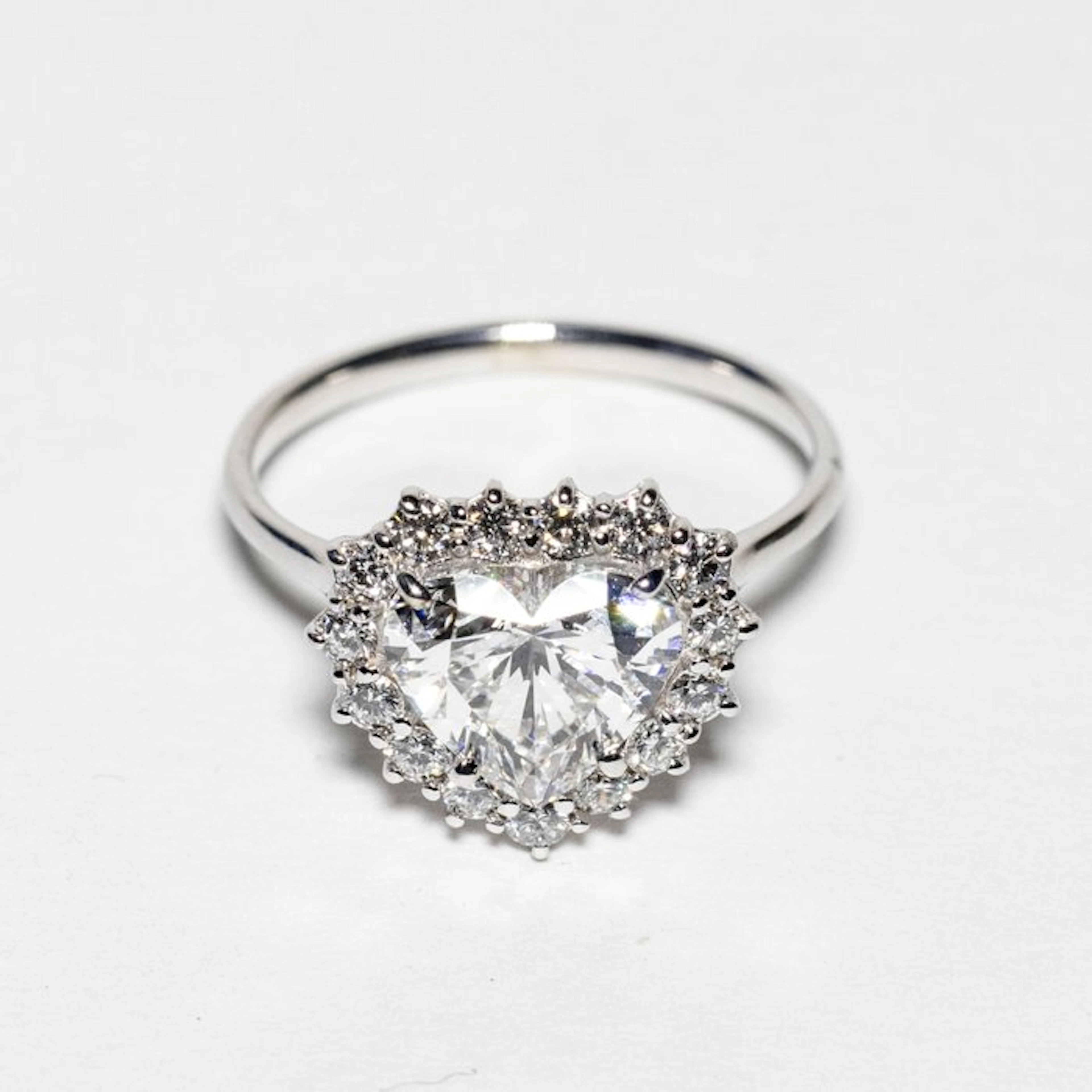 Engagement ring - 18 kt
