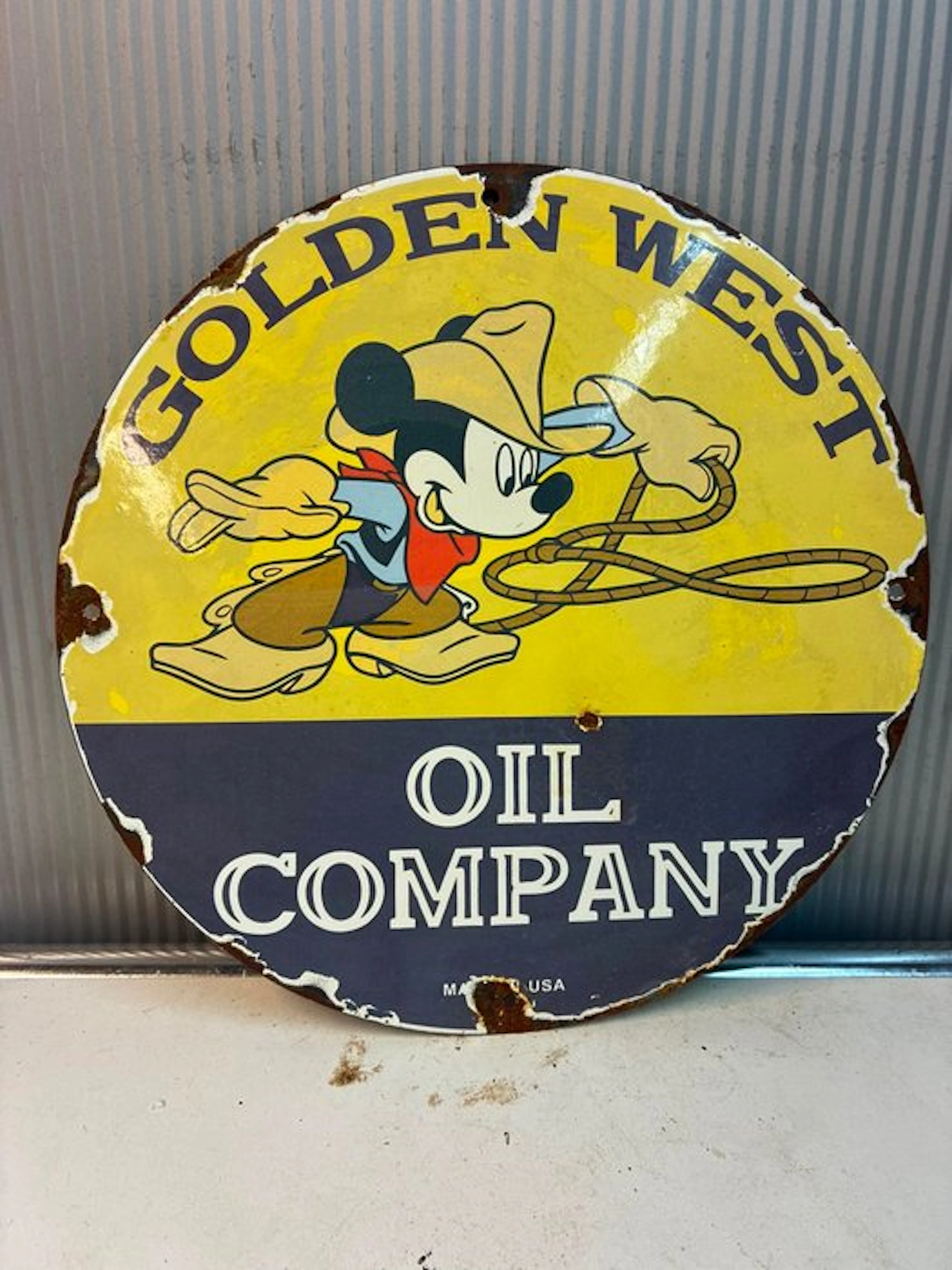 Golden West Oil Company – Mickey Mouse Cowboy – Rond...