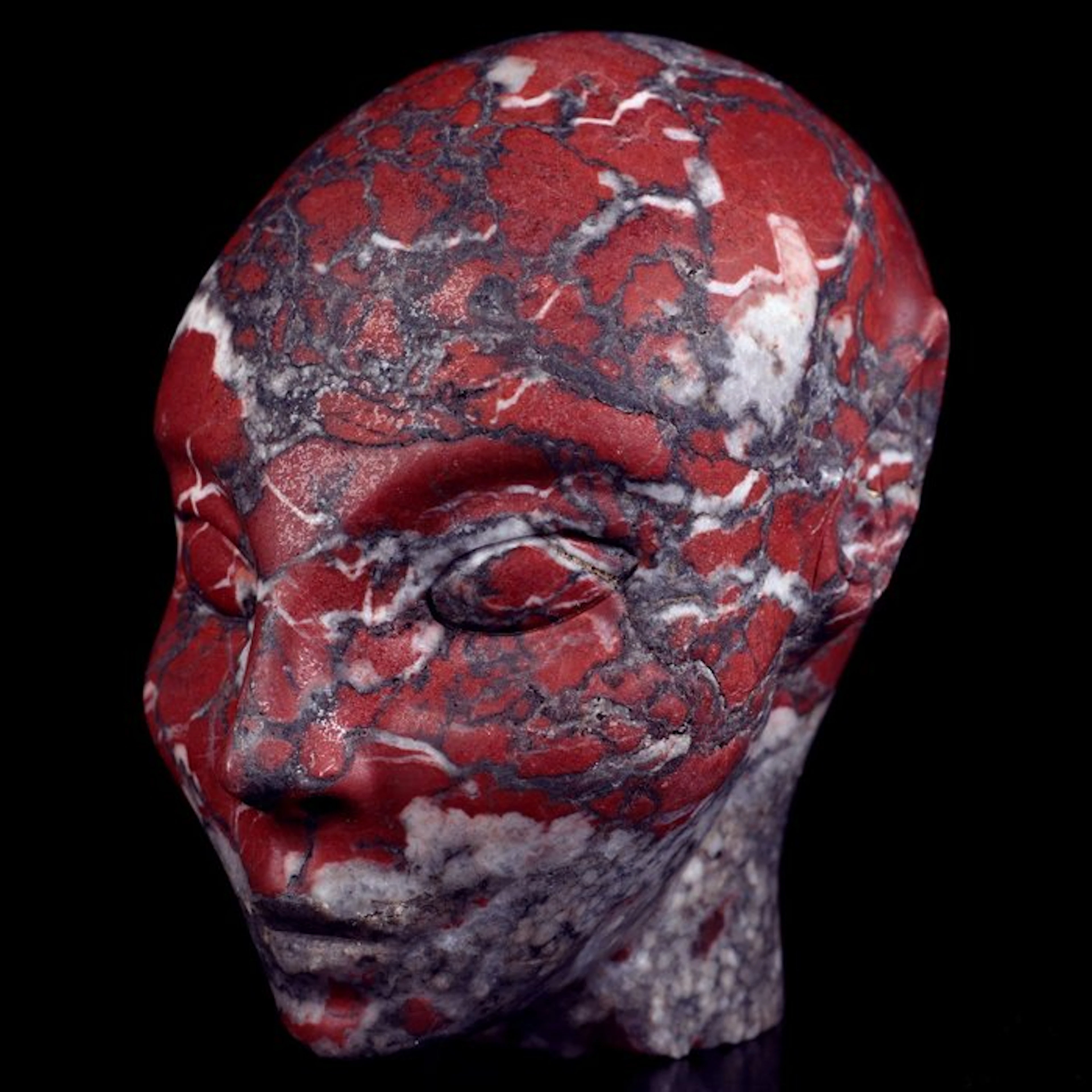 915 g 10.40 cm x 9.90 cm Breccia Jasper mystique art...