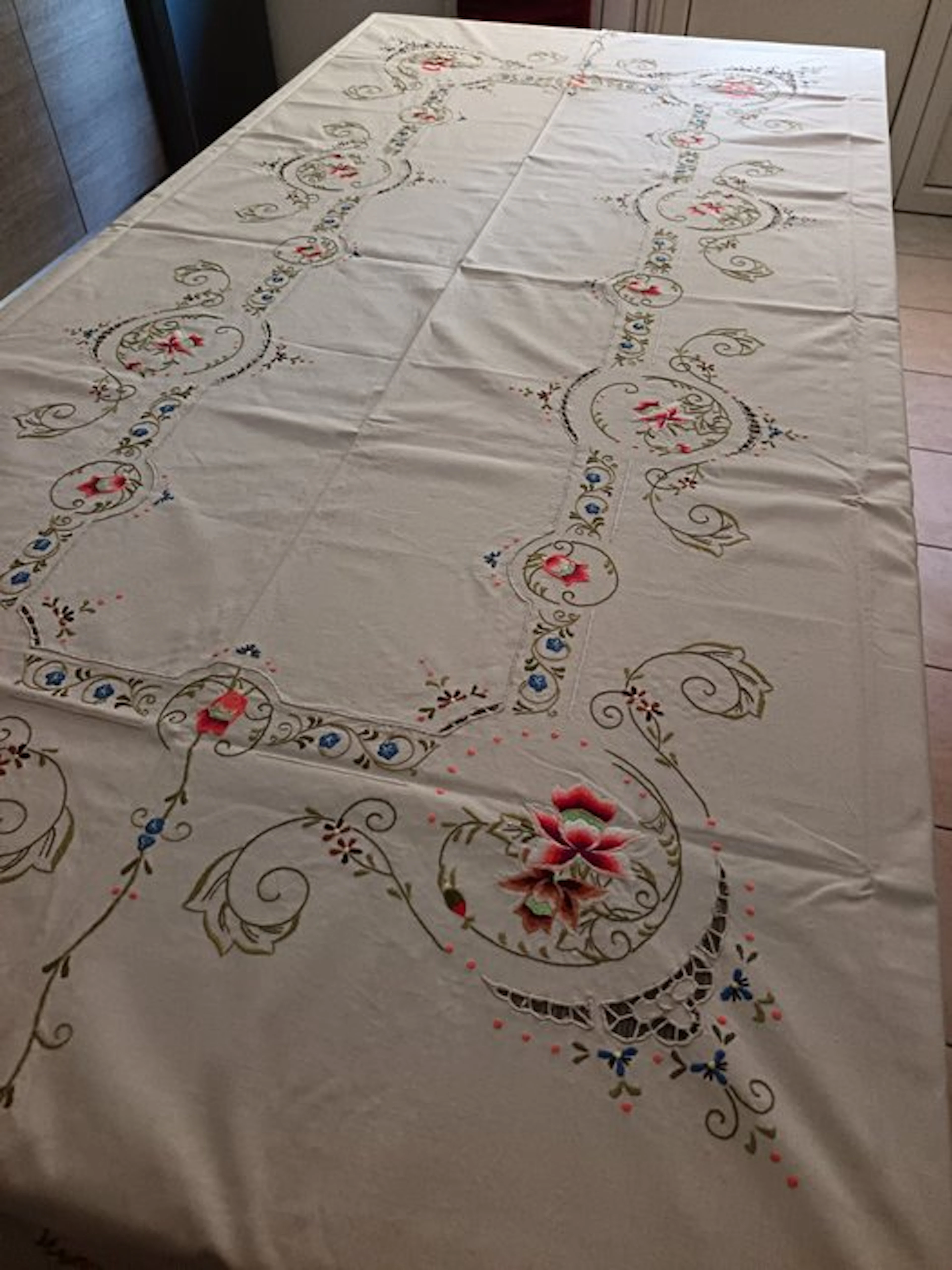 Tablecloth - 255 cm - 165 cm