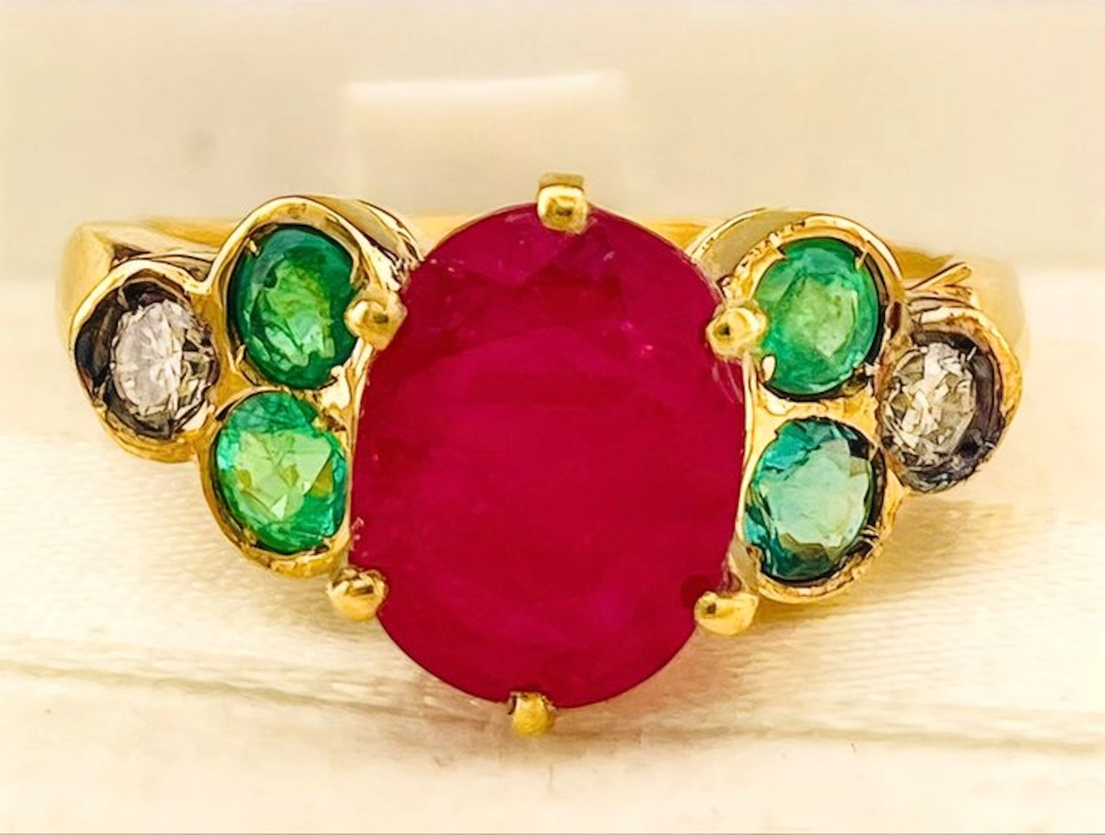 No reserve price - Ring - 9 kt. Yellow gold, Silver Ruby - Emerald