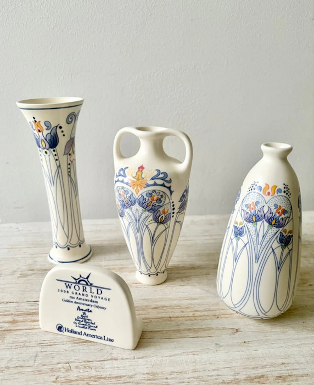 Goedewaagen, - Art Nouveau Stil - Vas (4) - Amata - Lergods - 1 styck begränsad upplaga: 699/999