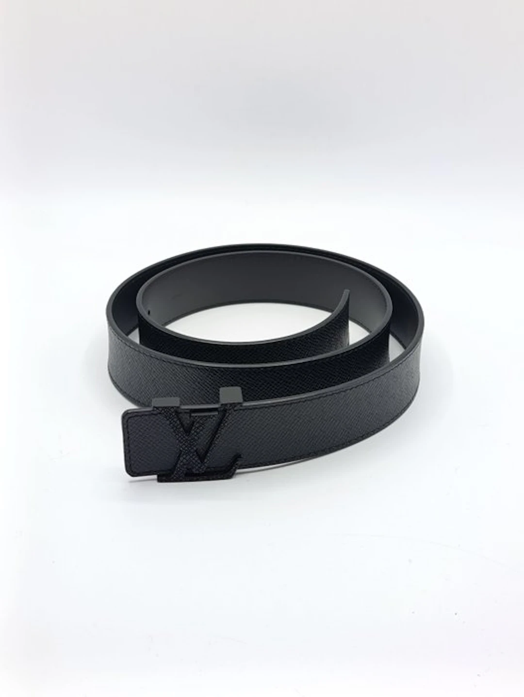 Louis Vuitton - LV Initiales Black Taiga - M0001 - Belt