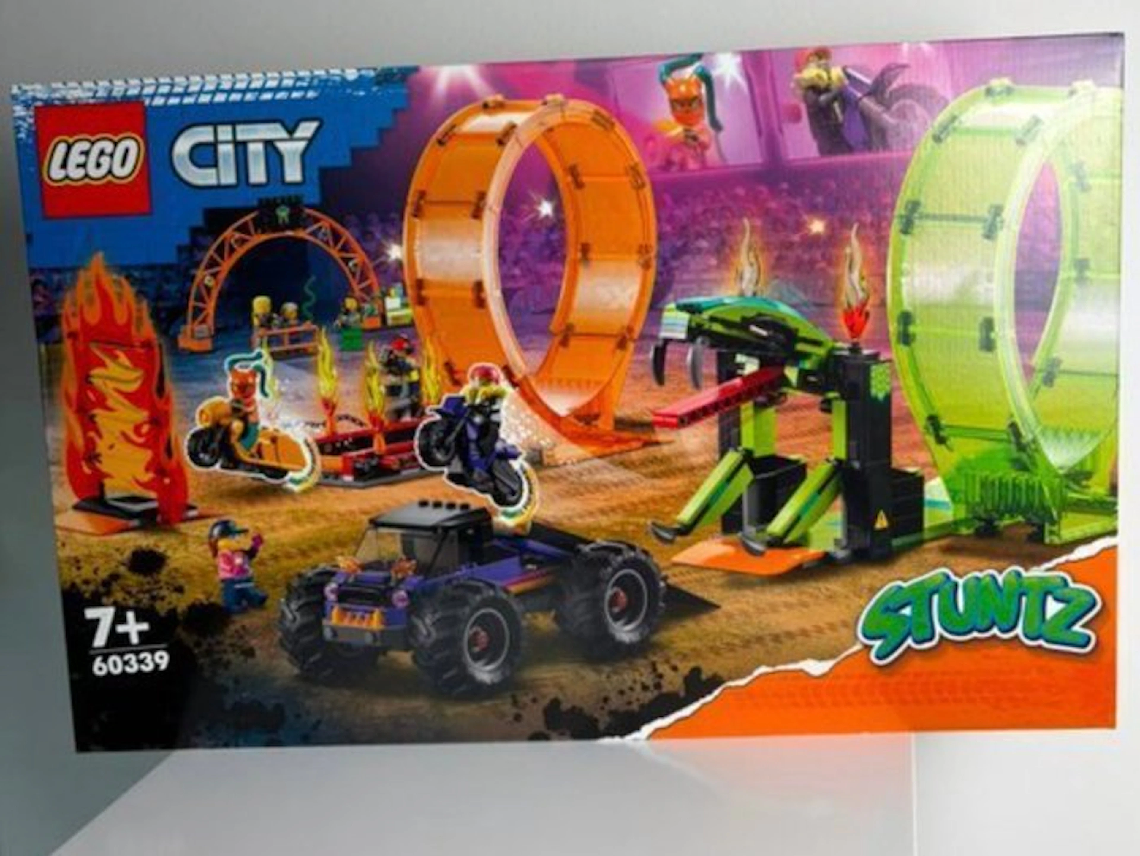 LEGO Set - 60339 - City - Double Loop Stunt Arena