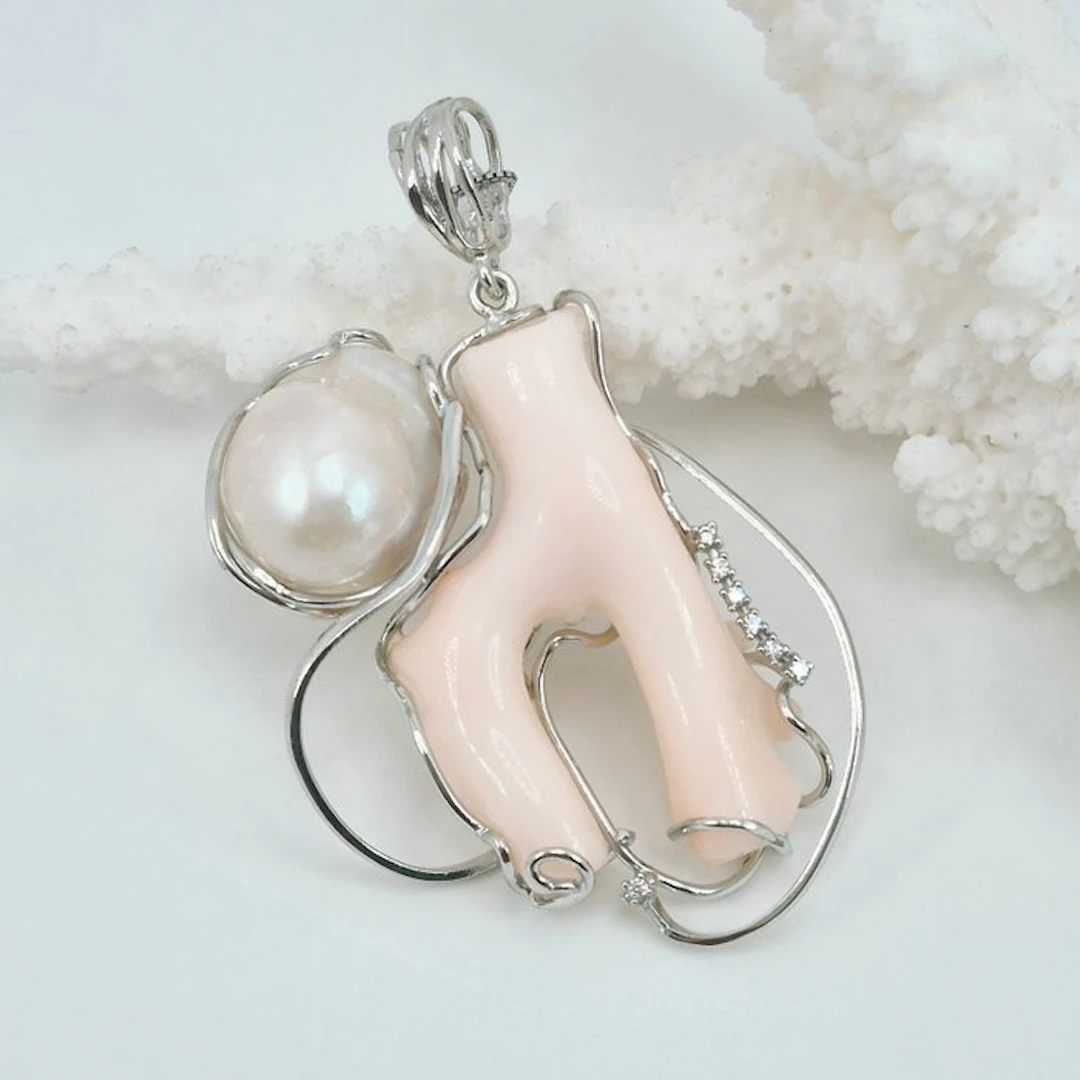 Coral - Silver - Necklace with pendant - Pink coral and pearl