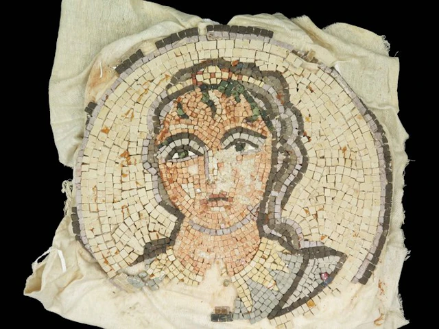 Ancient Roman Stone Mosaic Portret (1x) - 40 cm (No reserve price)