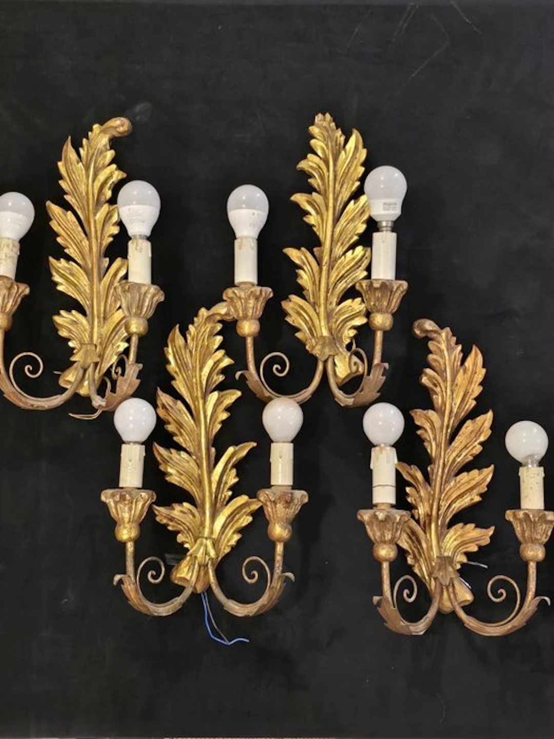 Wall sconce (4) - Wood - Extremely antique gold wall sconces.