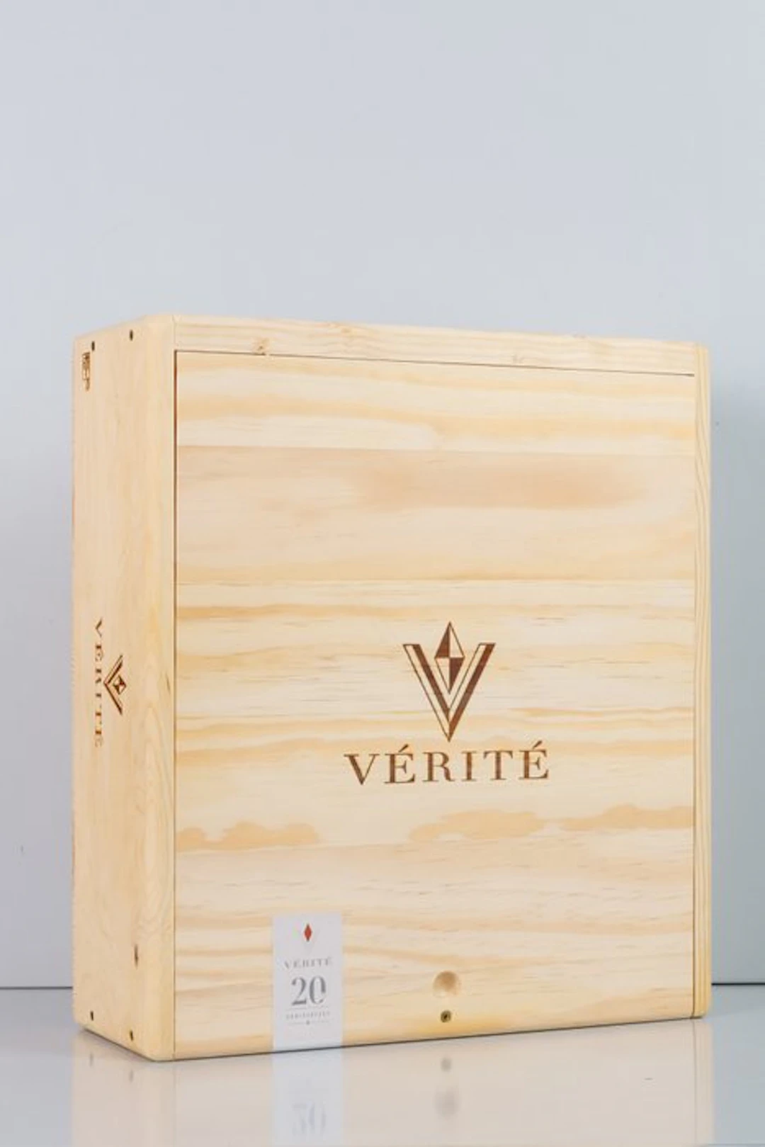 2018 Vérité Collection Case: La Muse