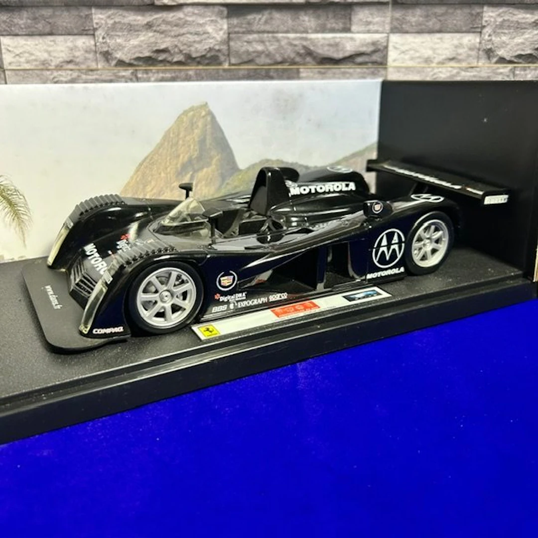 Hot Wheels 1:18 - Model race car - Cadillac LMP Northstar DAMS Motorola