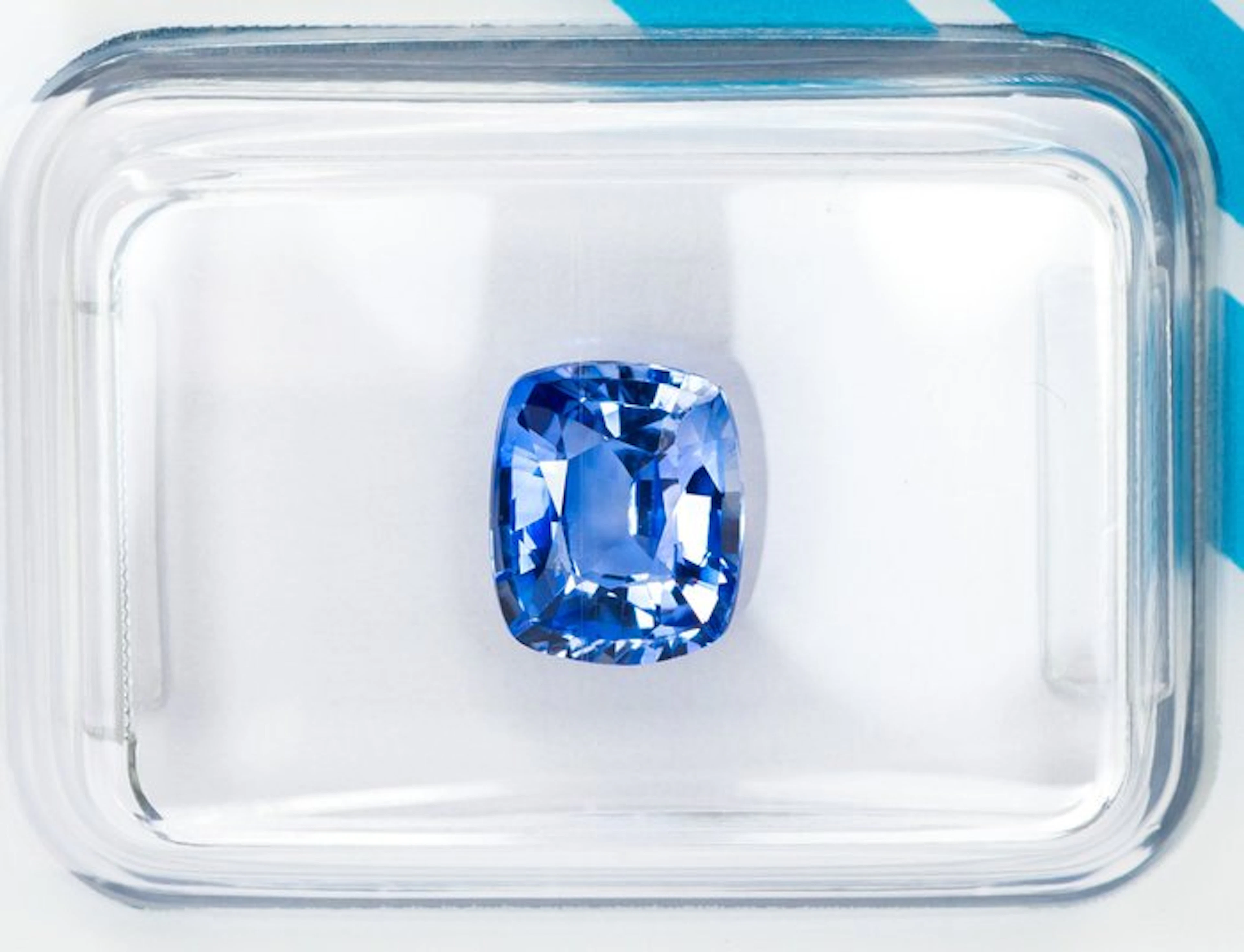 Sapphire - 1.51 ct - International Gemological Institute (IGI) - Blue (Ceylon)