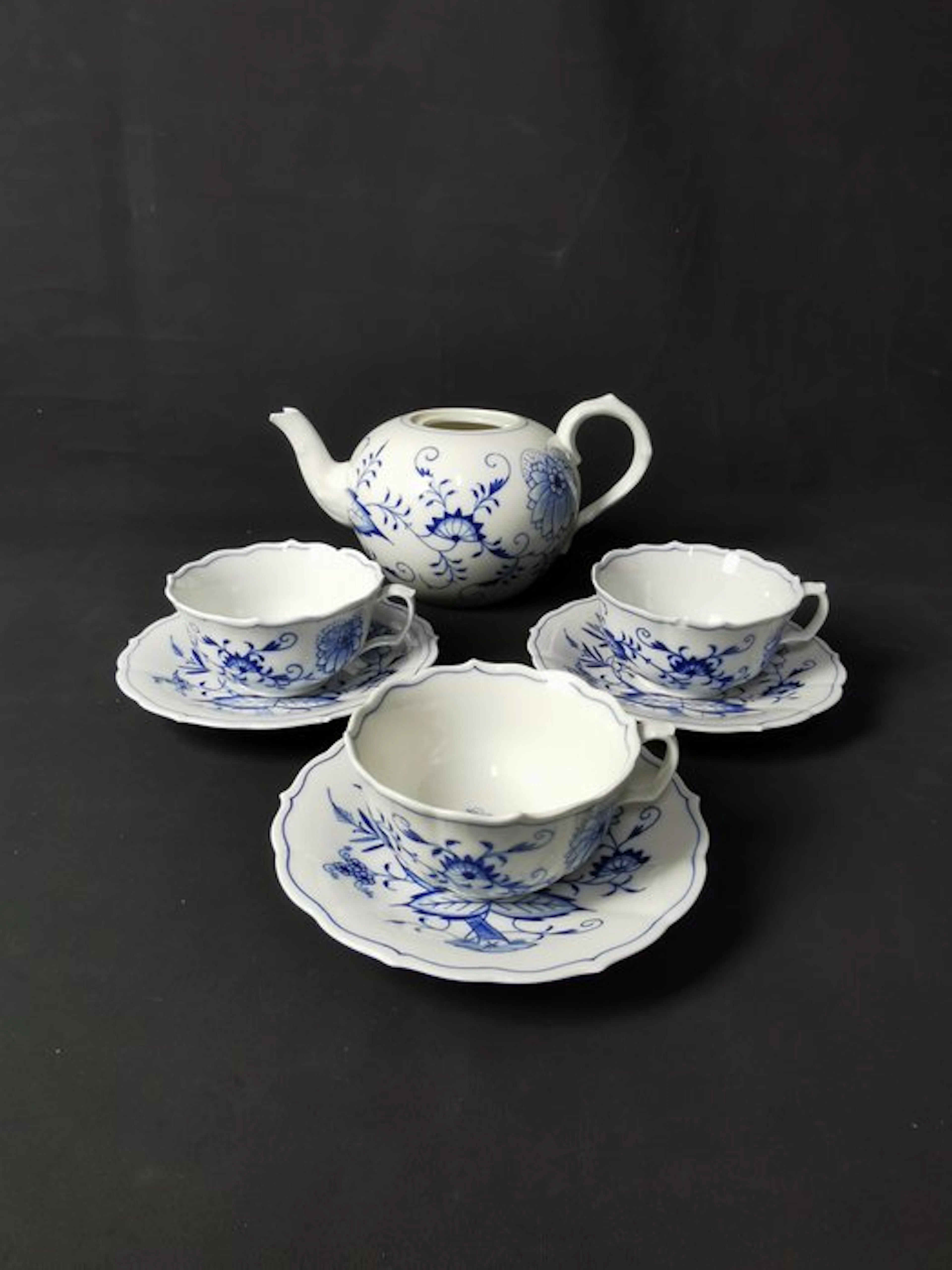 Meissen - Cipolla blu - Tazze da tè con piattini e Teiera...