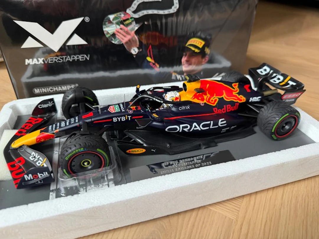 MiniChamps 1:18 - Model race car - Max Verstappen...