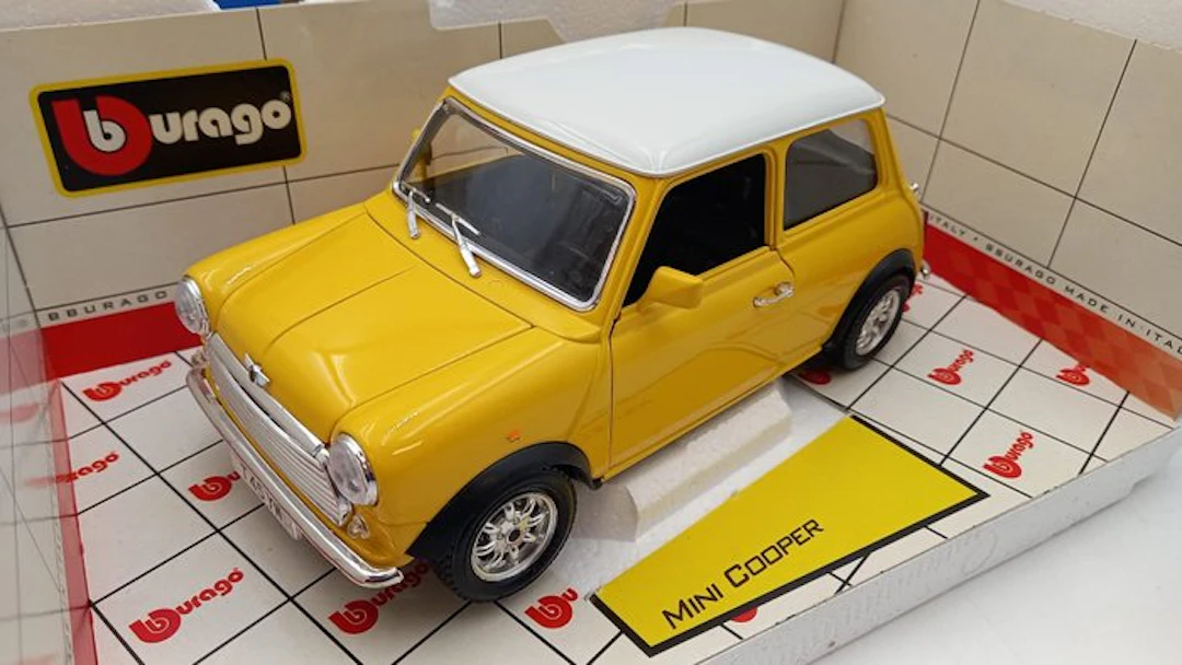 Bburago 1:18 - Model car - Mini Cooper - (cod.H9)