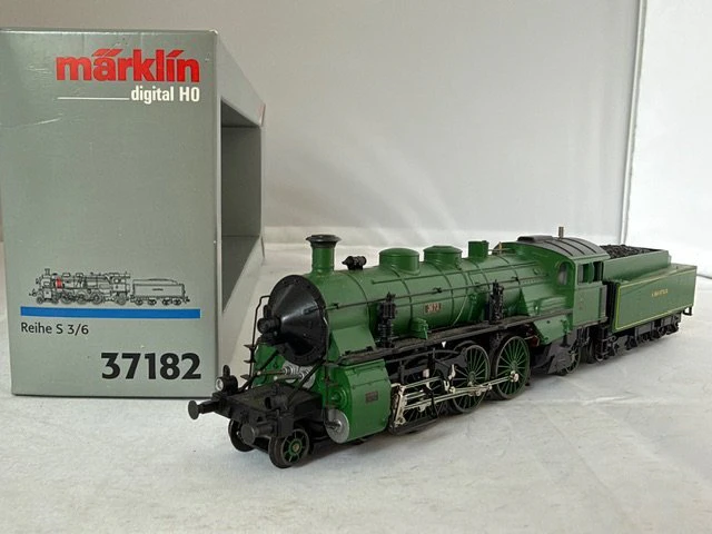 Märklin H0 - 37182 - Steam locomotive with tender (1)...