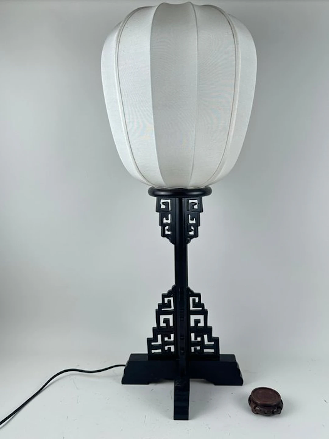 Table lamp - Wood, Textile - An Imperial Chinese lamp