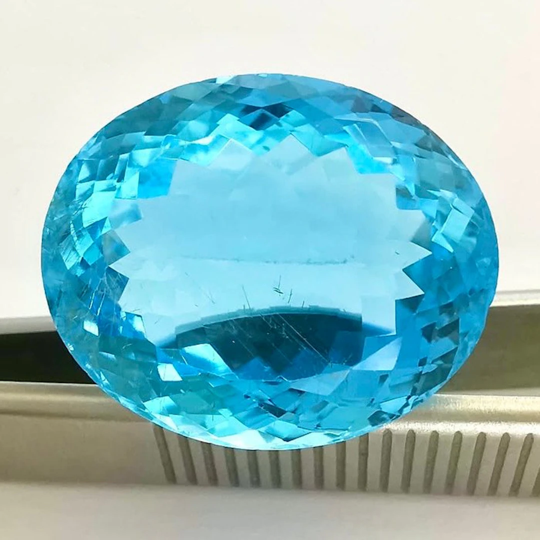 No reserve price Topaz - 37.40 ct - Antwerp Laboratory...