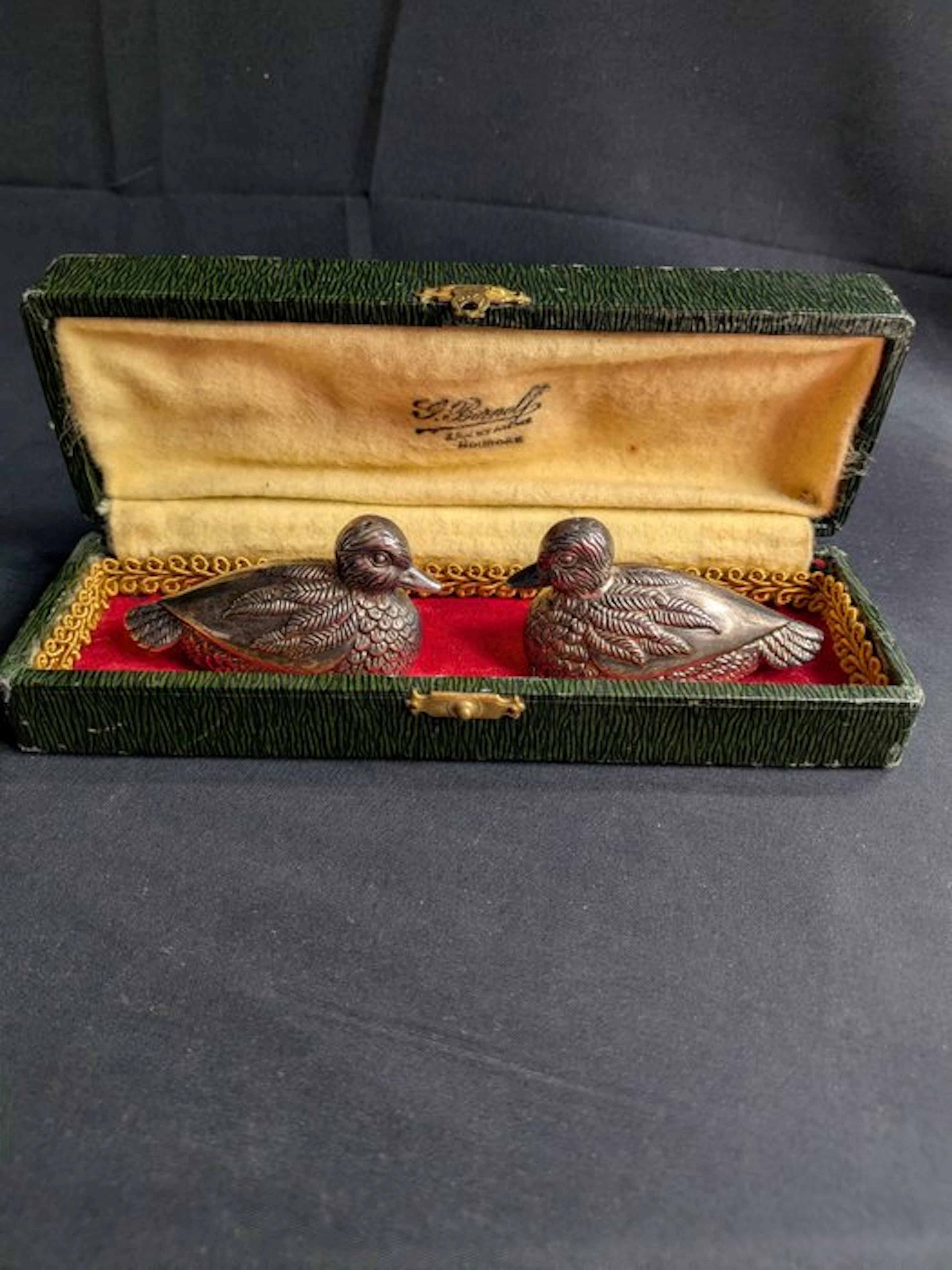 Silea - Salt and pepper shakers (2) - Ducks - Silverplated