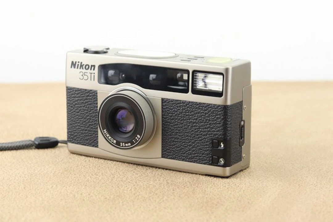Nikon 35Ti Mint Analogue compact camera