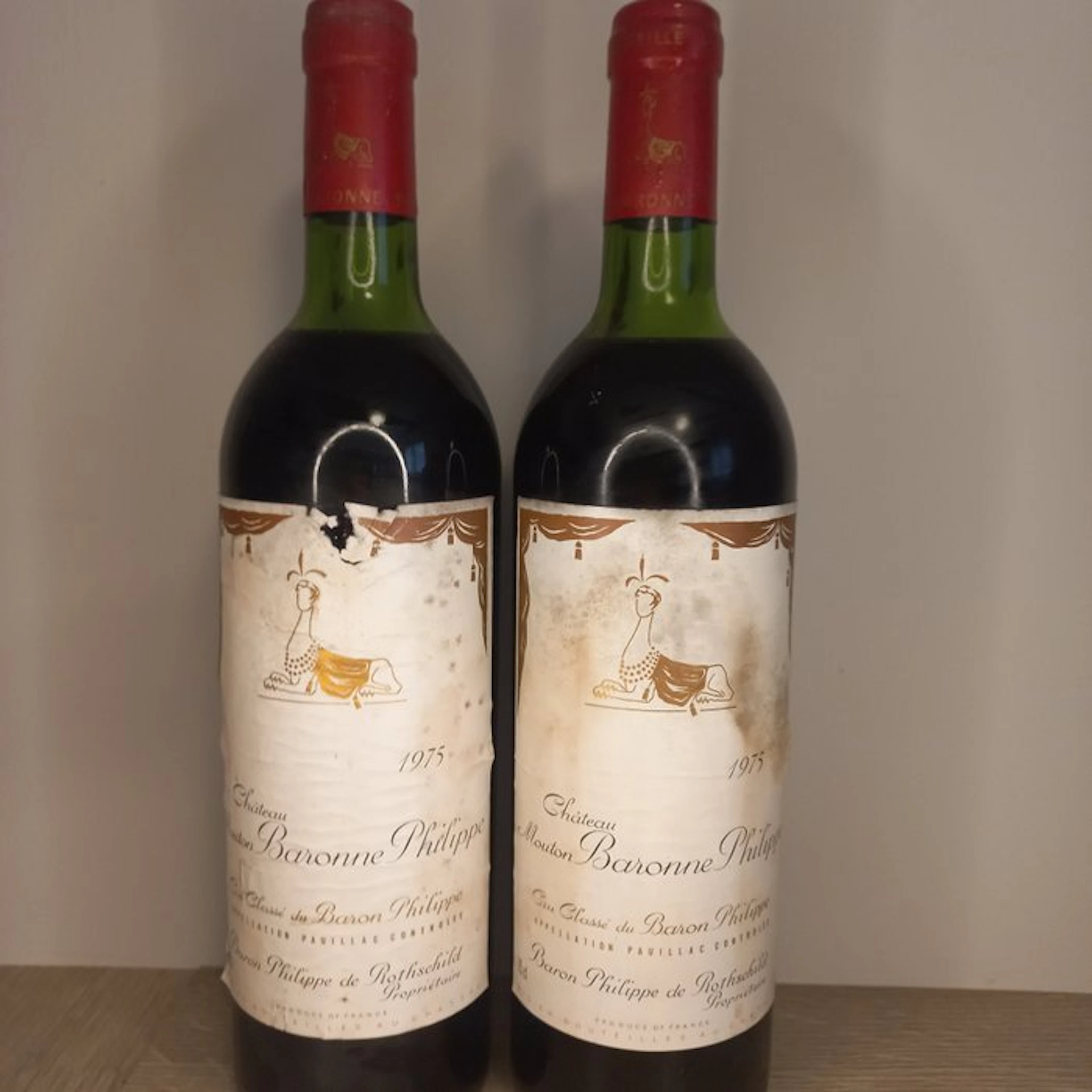 1975 Château Mouton Baronne Philippe Rothschild...
