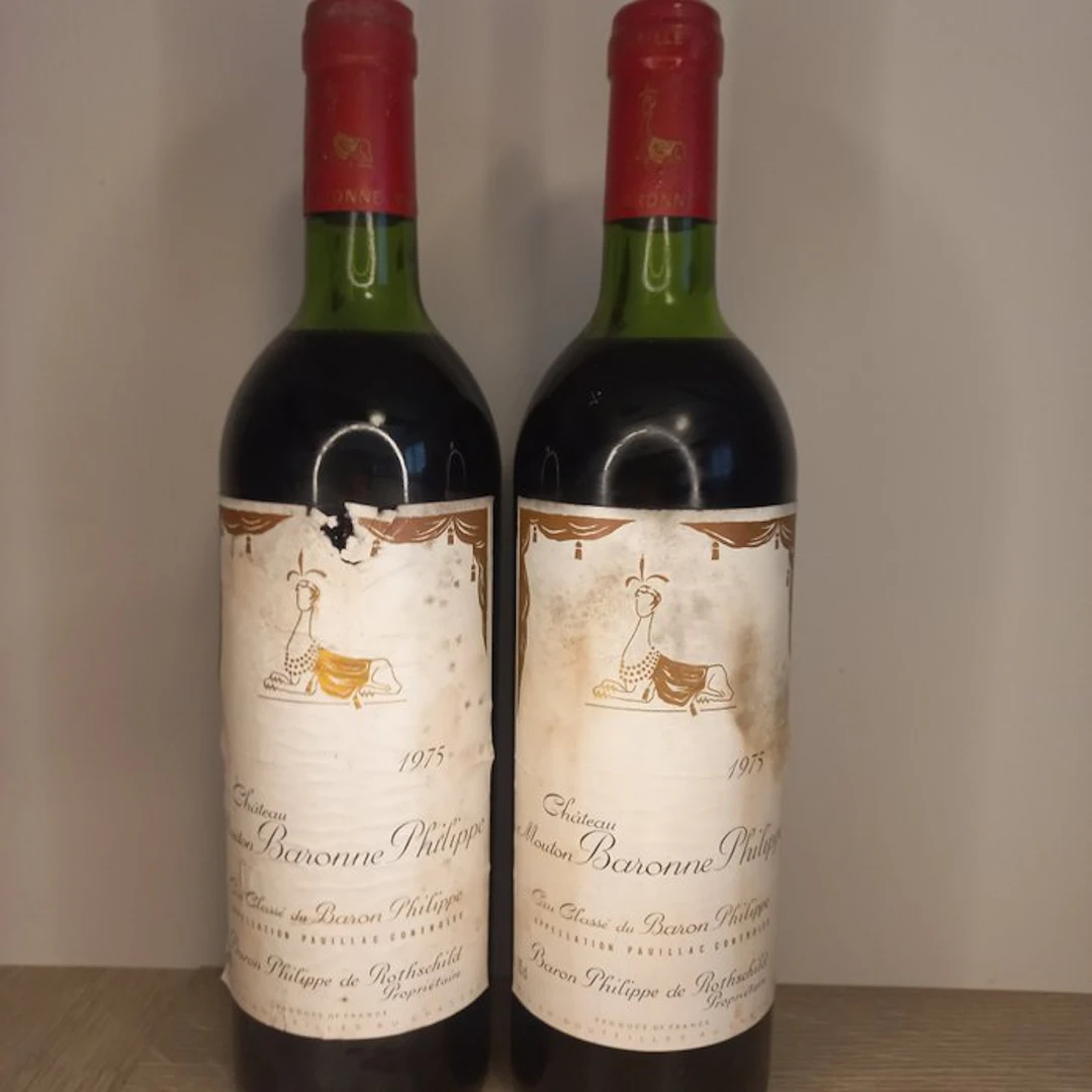 1975 Château Mouton Baronne Philippe Rothschild...