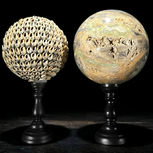 Decorative ornament - NO RESERVE PRICE - Stunning pair of...