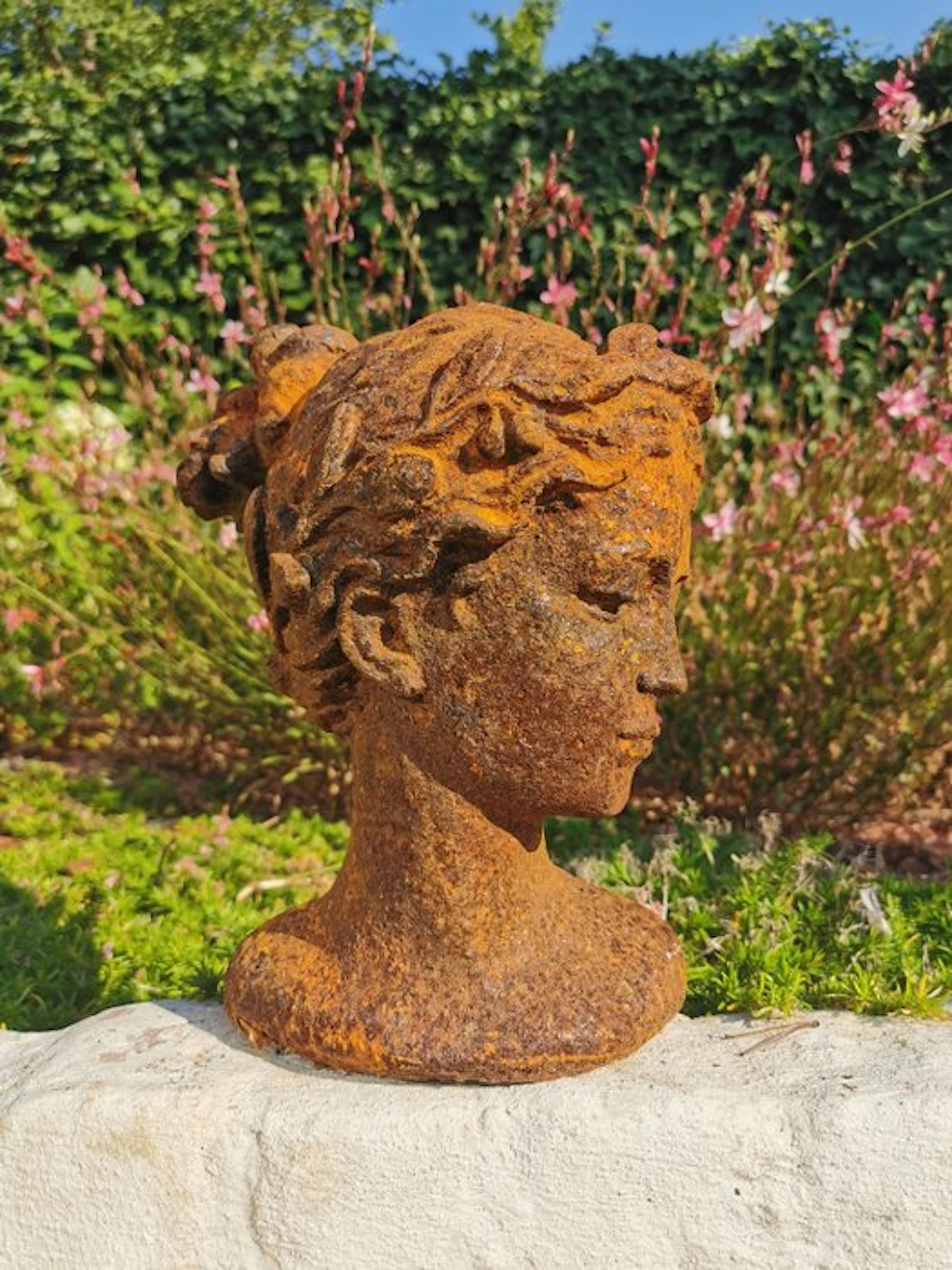 Figurine - Lady bust - Cast iron