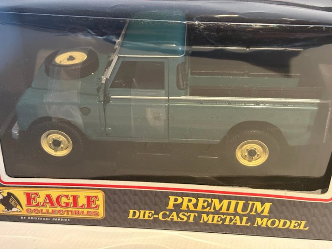 Eagle Collectibles 1:18 - Model car - Land Rover Series III 109 Pick Up