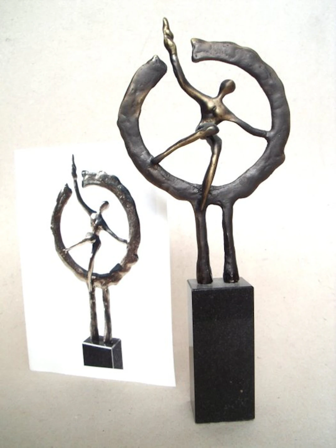 Artihove - Hans Kuyper (1955) - Figure - Op weg naar het...
